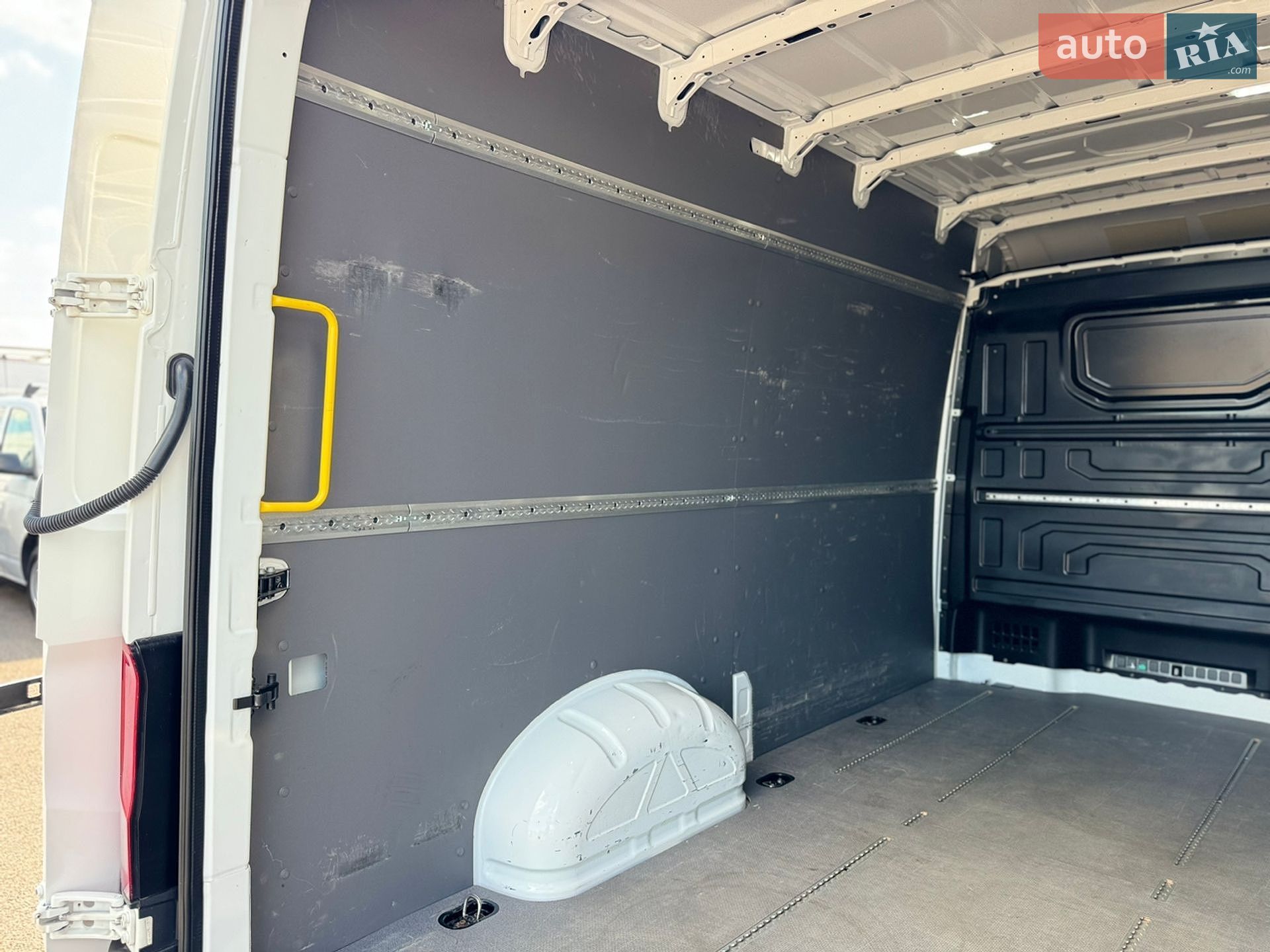 Volkswagen Crafter 2023 VIN WV1ZZZSY8P9059040 фото оголошення 41 з 110