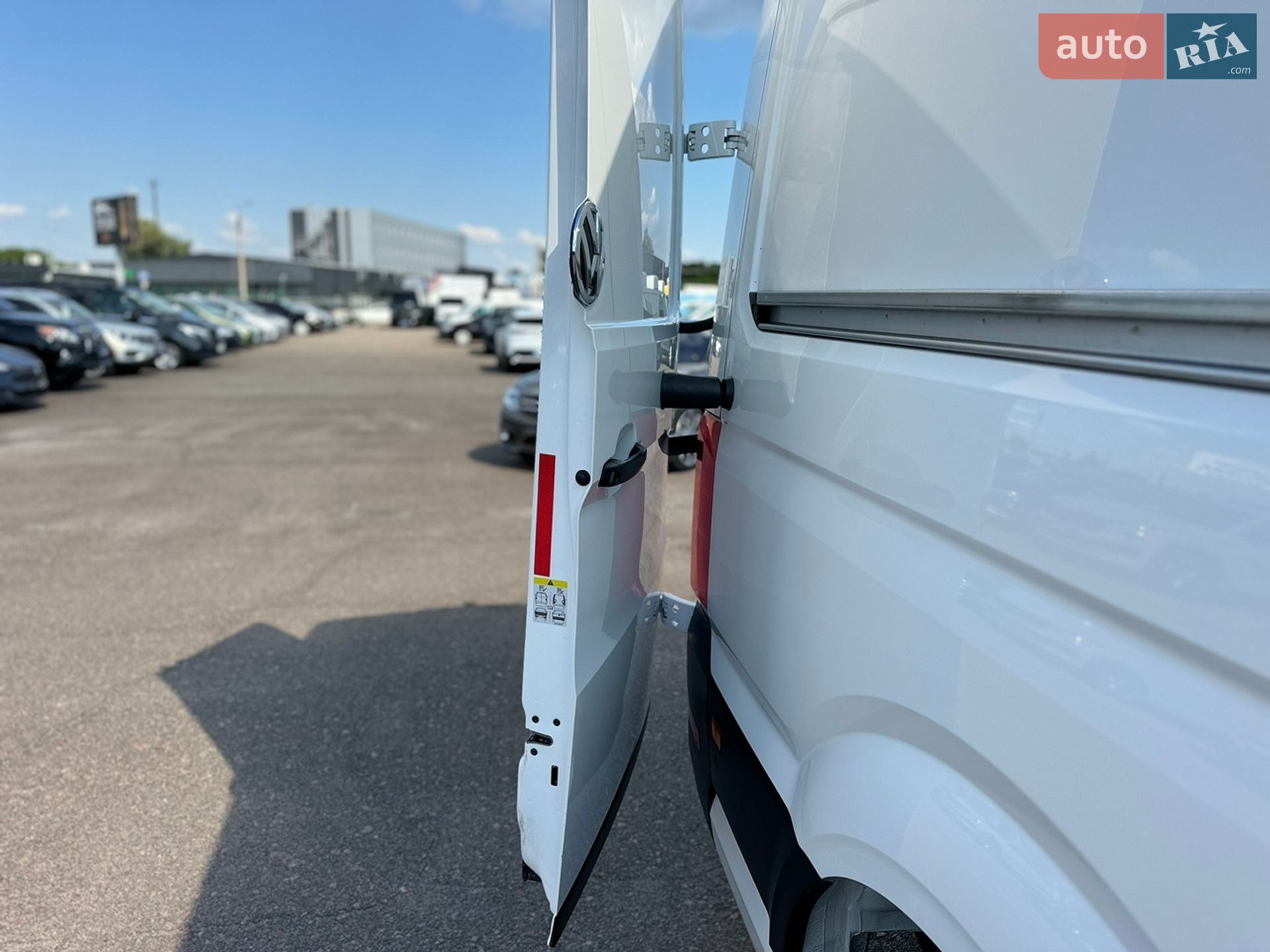 Volkswagen Crafter 2023 VIN WV1ZZZSY8P9059040 фото оголошення 44 з 110