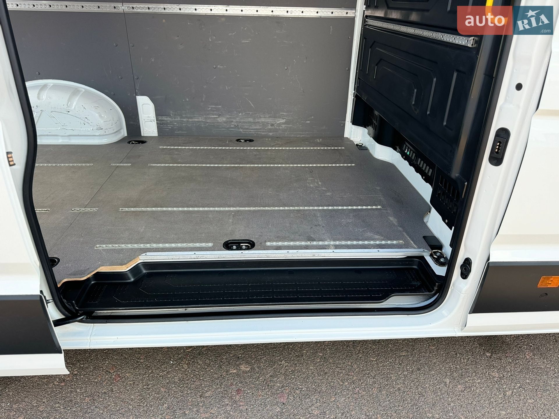Volkswagen Crafter 2023 VIN WV1ZZZSY8P9059040 фото оголошення 45 з 110