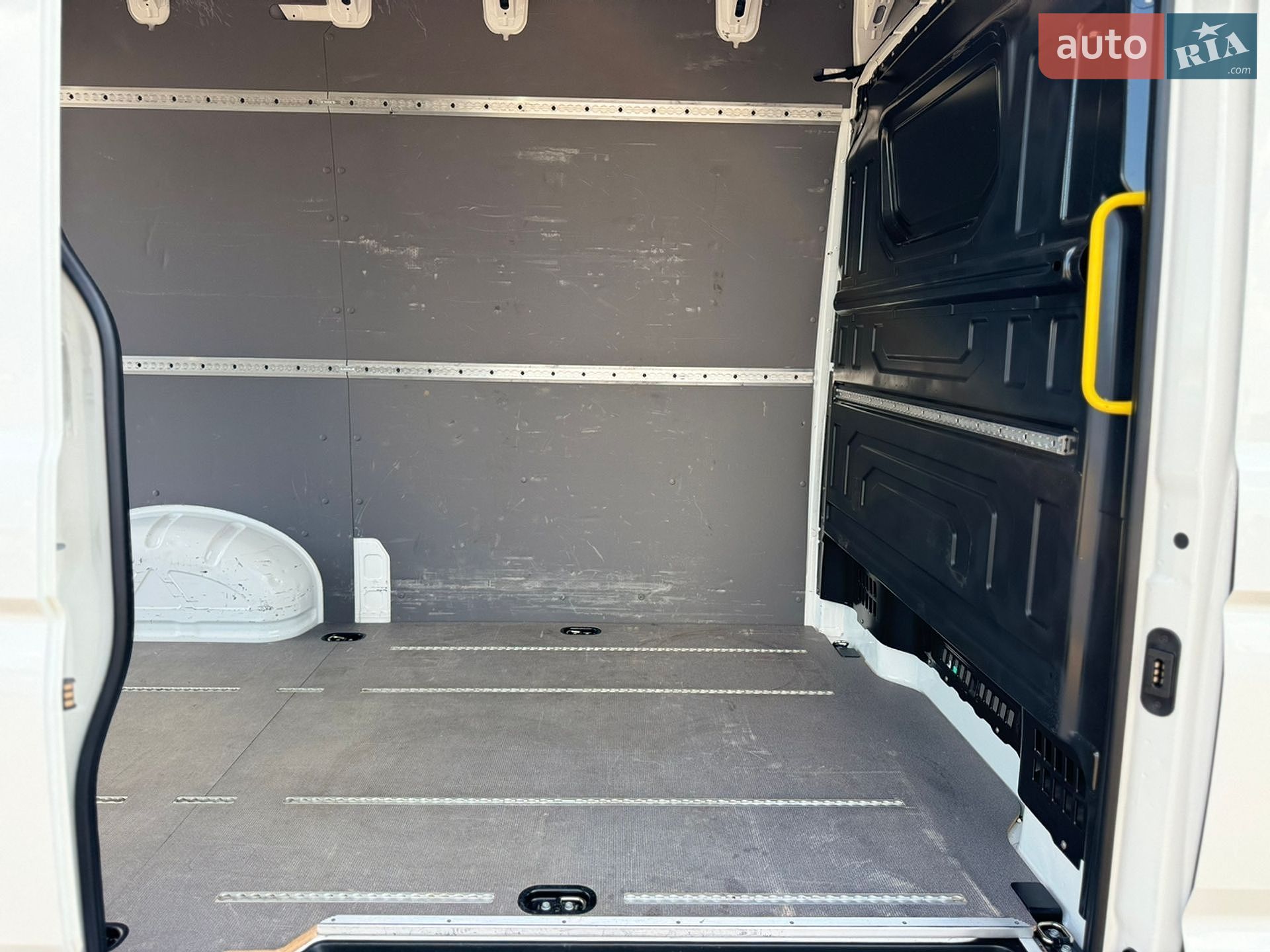 Volkswagen Crafter 2023 VIN WV1ZZZSY8P9059040 фото оголошення 46 з 110