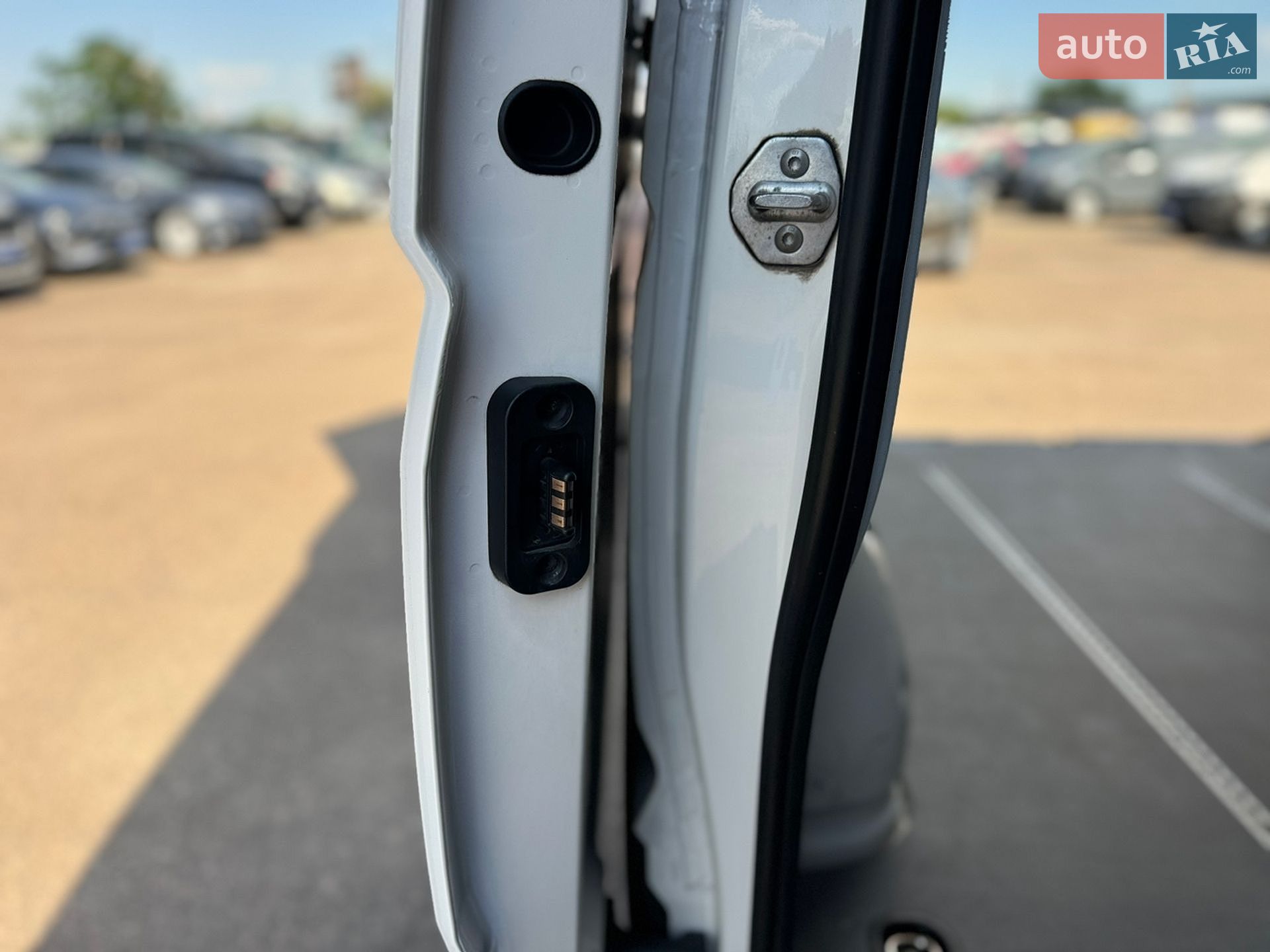 Volkswagen Crafter 2023 VIN WV1ZZZSY8P9059040 фото оголошення 50 з 110