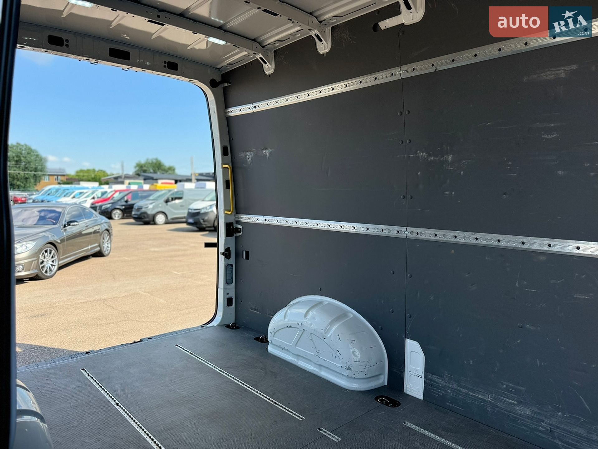 Volkswagen Crafter 2023 VIN WV1ZZZSY8P9059040 фото оголошення 51 з 110