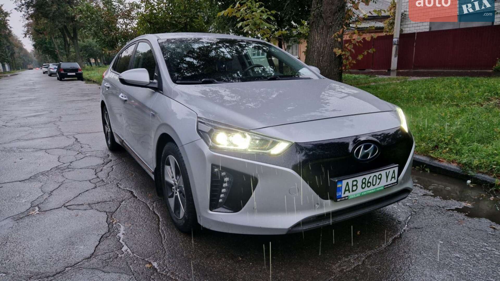 Hyundai Ioniq 2018 VIN KMHC851HFKU039776 фото оголошення 2 з 23