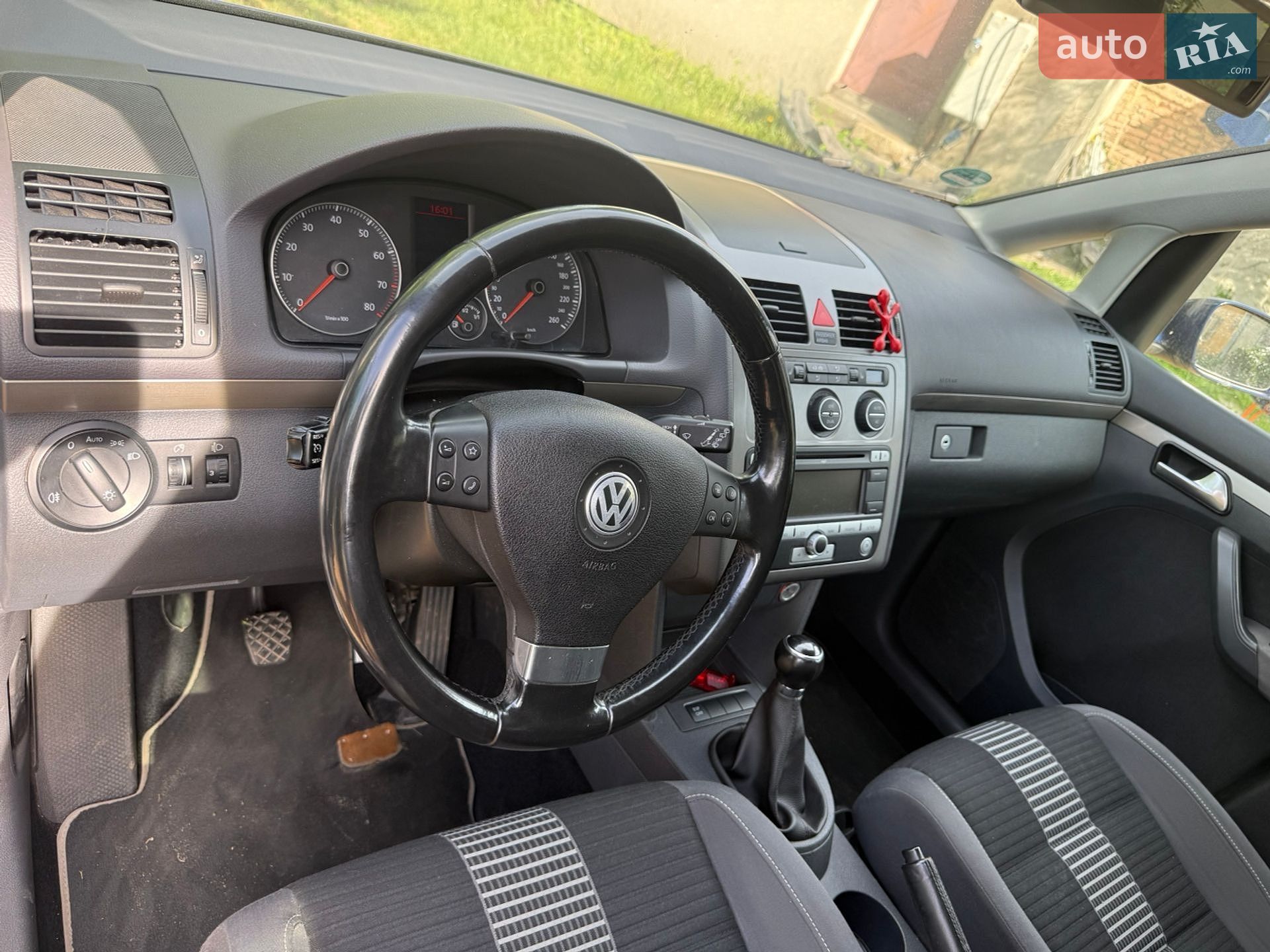 Volkswagen Touran 2009 VIN WVGZZZ1TZ9W084819 фото оголошення 6 з 20