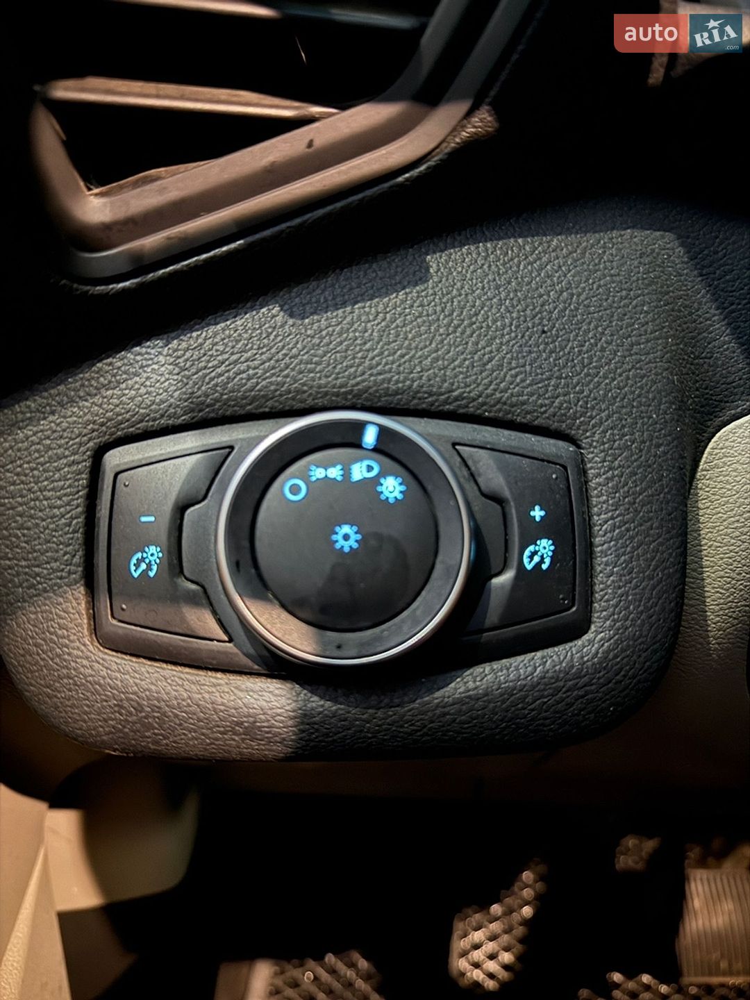 Ford C-Max 2017 VIN 1FADP5EU2HL102714 фото оголошення 6 з 18