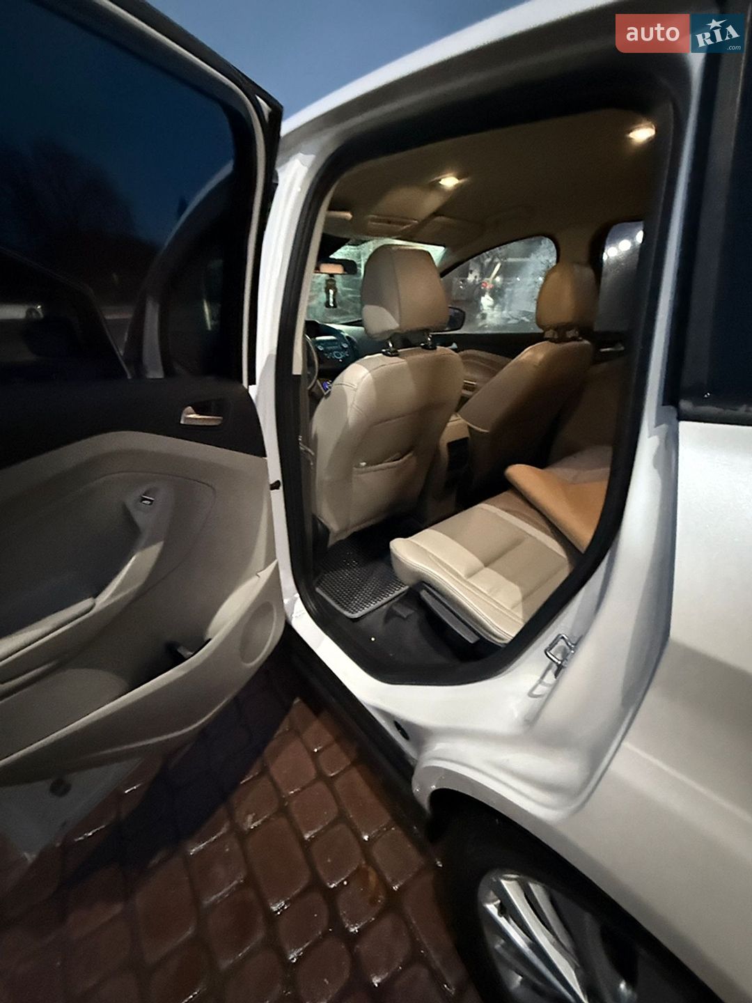 Ford C-Max 2017 VIN 1FADP5EU2HL102714 фото оголошення 11 з 18