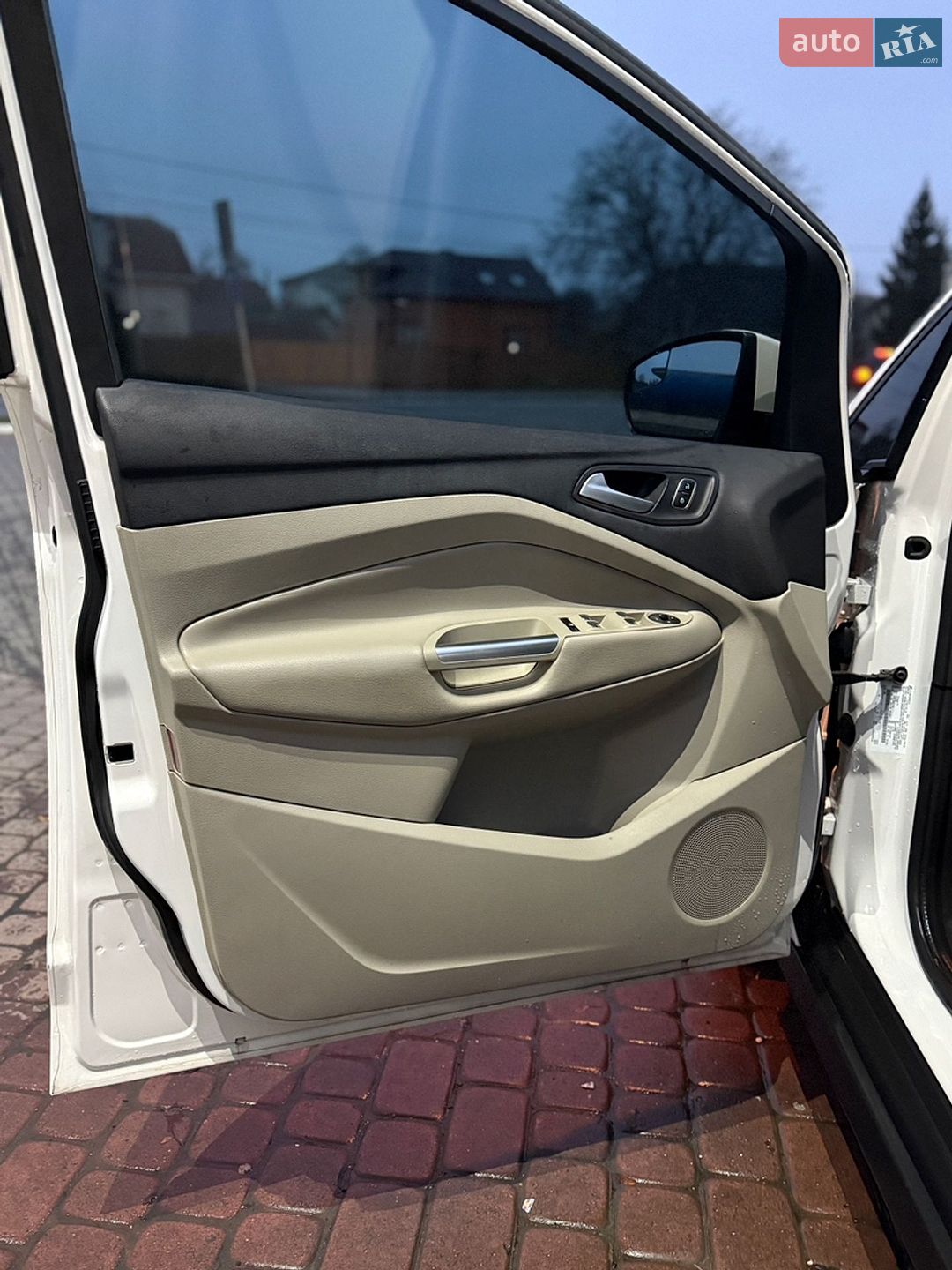 Ford C-Max 2017 VIN 1FADP5EU2HL102714 фото оголошення 12 з 18
