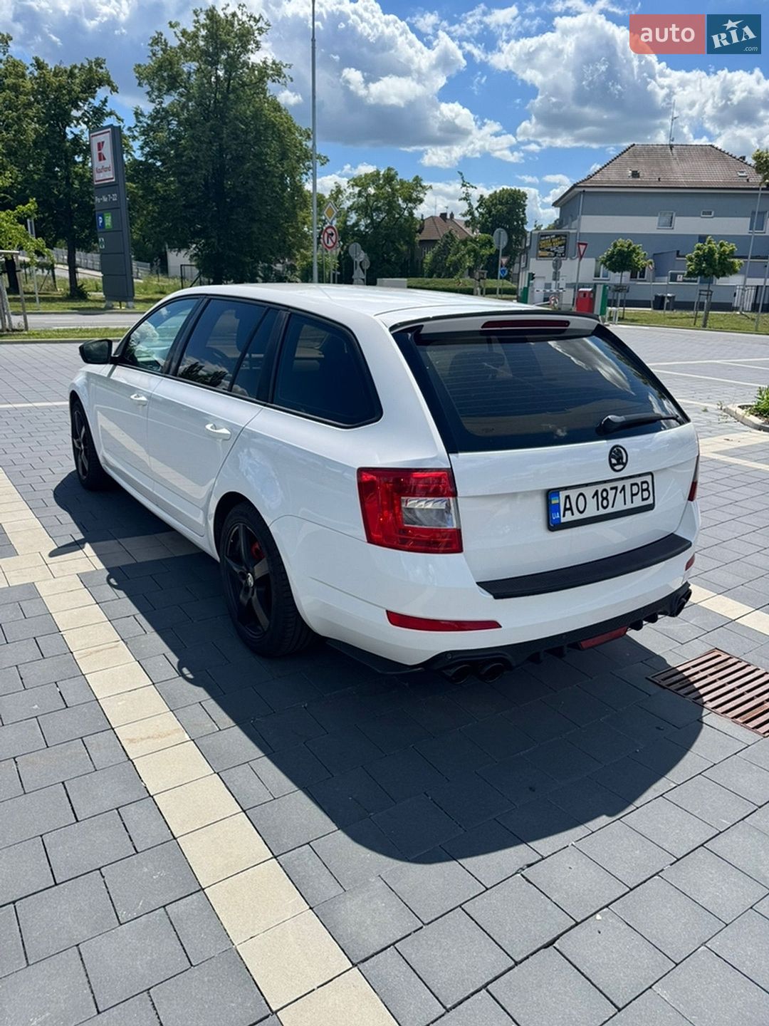 Skoda Octavia 2013 VIN TMBJG7NE4E0040490 фото оголошення 3 з 17