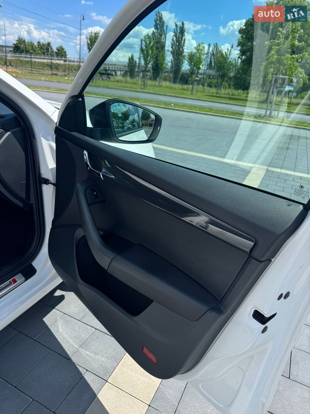 Skoda Octavia 2013 VIN TMBJG7NE4E0040490 фото оголошення 9 з 17