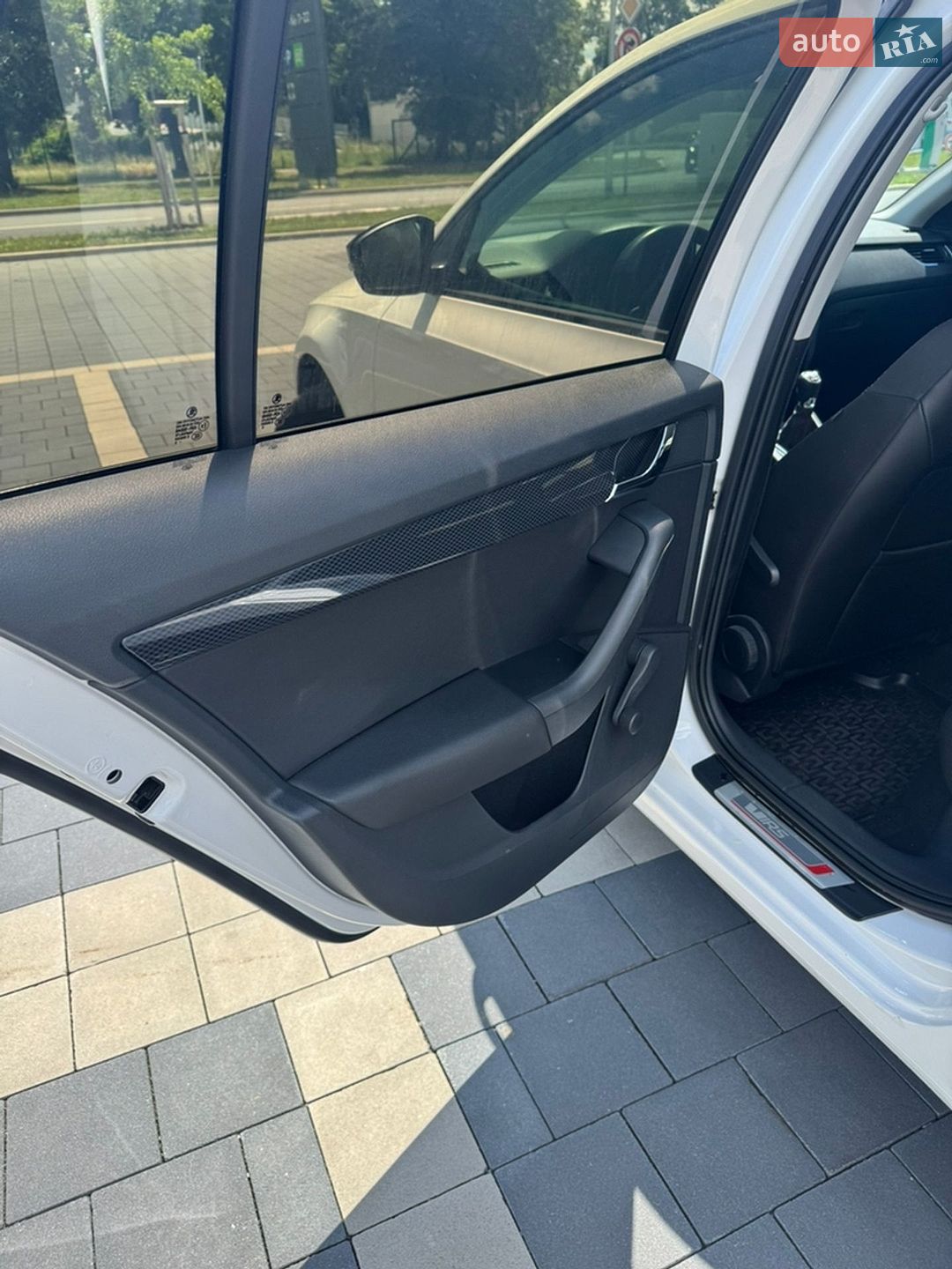 Skoda Octavia 2013 VIN TMBJG7NE4E0040490 фото оголошення 11 з 17