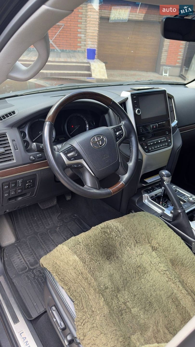 Toyota Land Cruiser 2021 VIN JTMCV05J304330420 фото оголошення 8 з 22