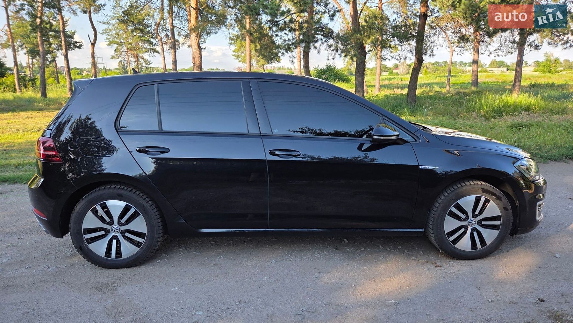 Volkswagen e-Golf 2019 VIN WVWZZZAUZK8908156 фото оголошення 6 з 17