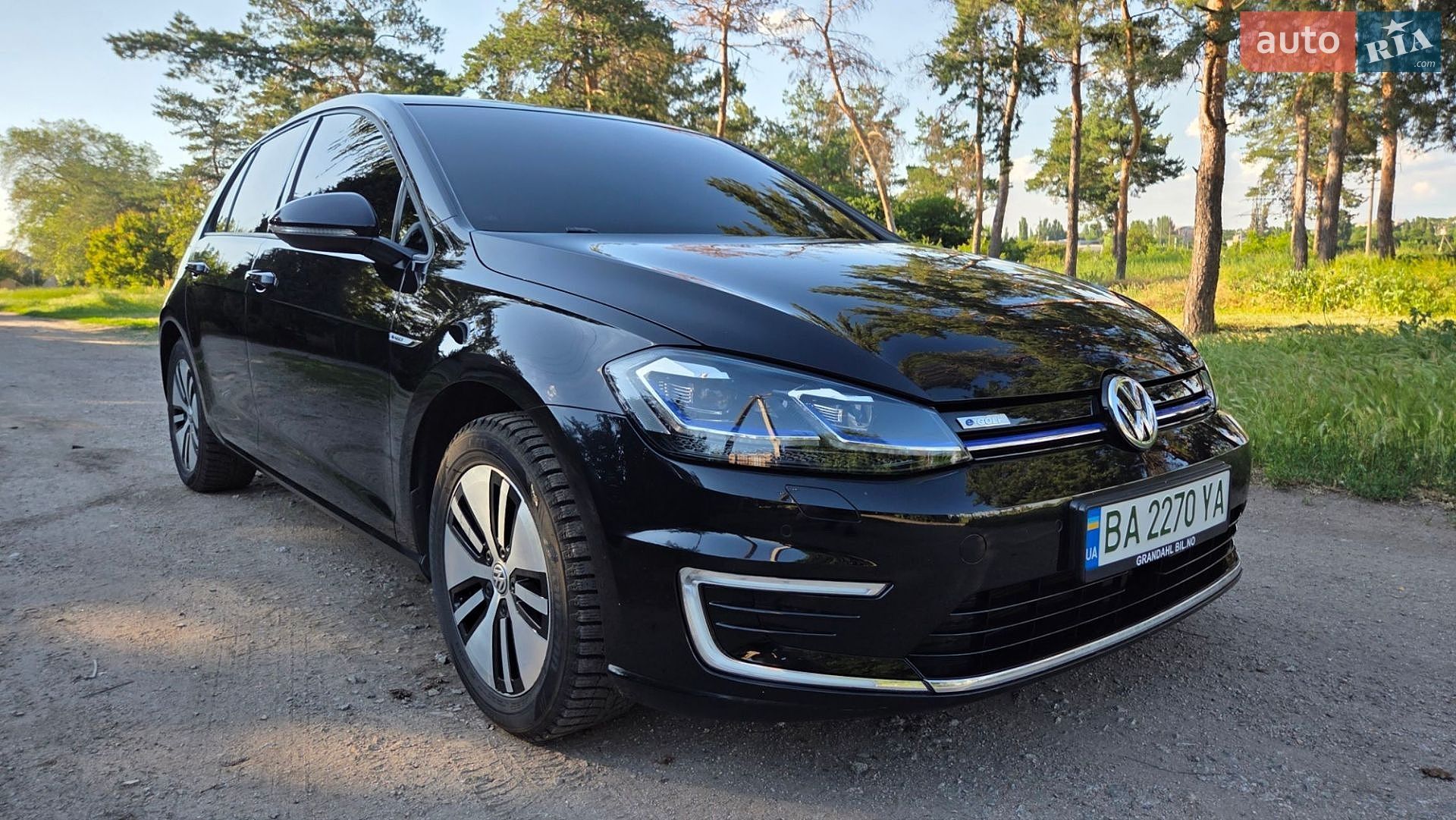 Volkswagen e-Golf 2019 VIN WVWZZZAUZK8908156 фото оголошення 8 з 17