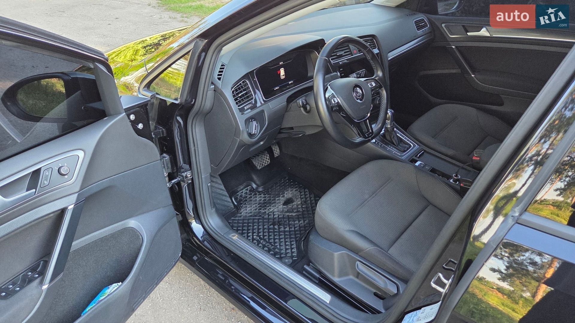 Volkswagen e-Golf 2019 VIN WVWZZZAUZK8908156 фото оголошення 10 з 17