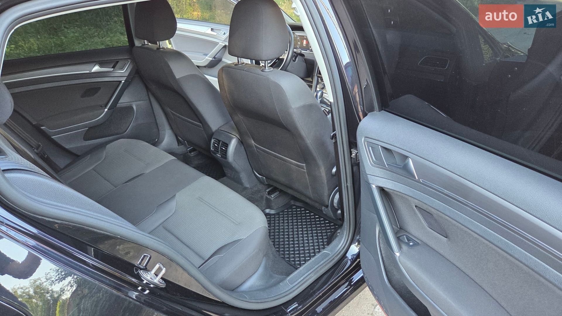 Volkswagen e-Golf 2019 VIN WVWZZZAUZK8908156 фото оголошення 13 з 17
