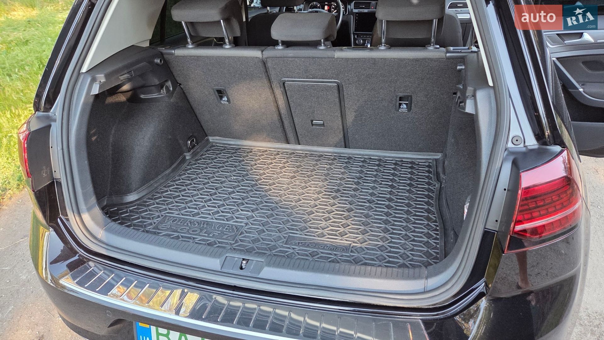 Volkswagen e-Golf 2019 VIN WVWZZZAUZK8908156 фото оголошення 15 з 17