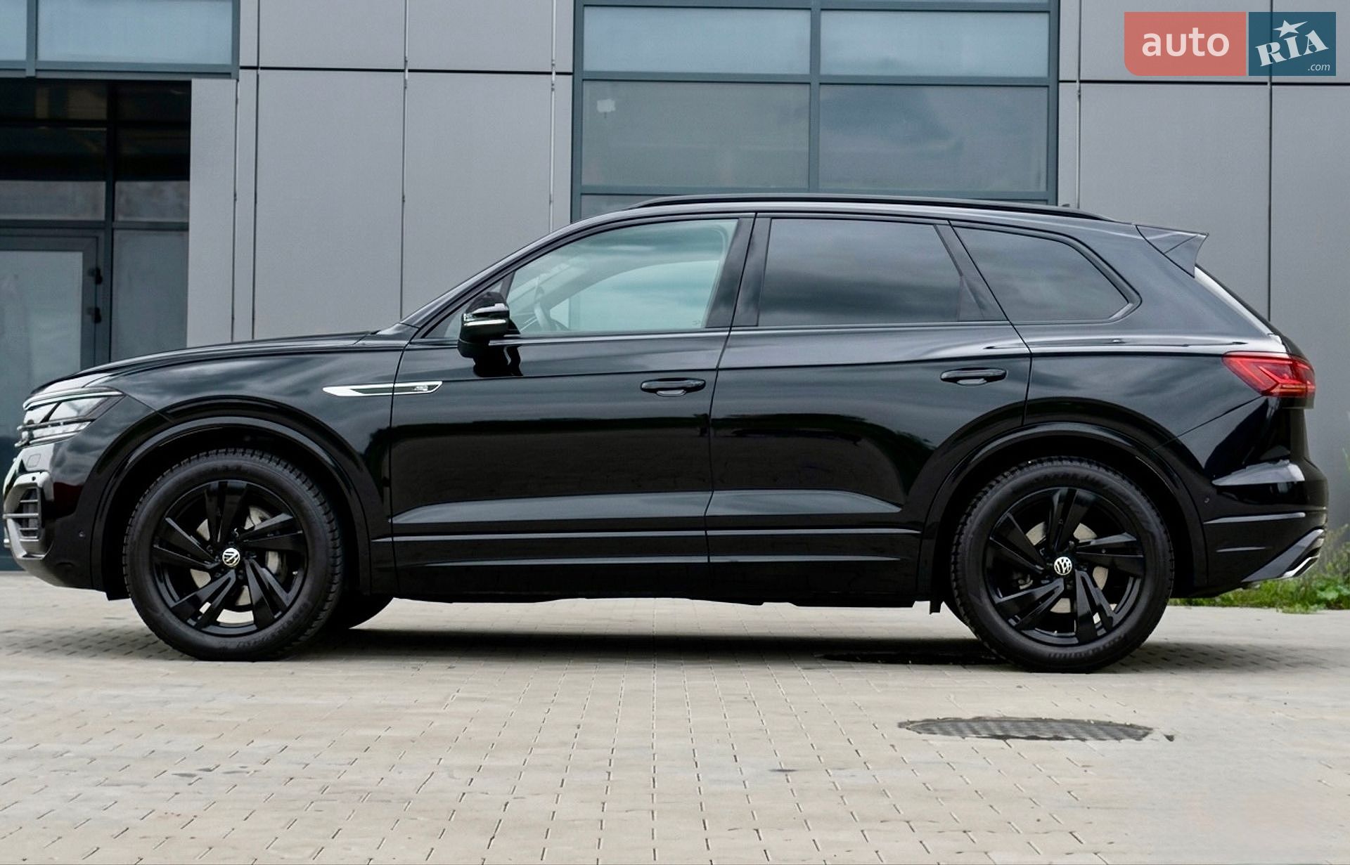 Volkswagen Touareg 2022 VIN WVGZZZCRZND017354 фото оголошення 5 з 76
