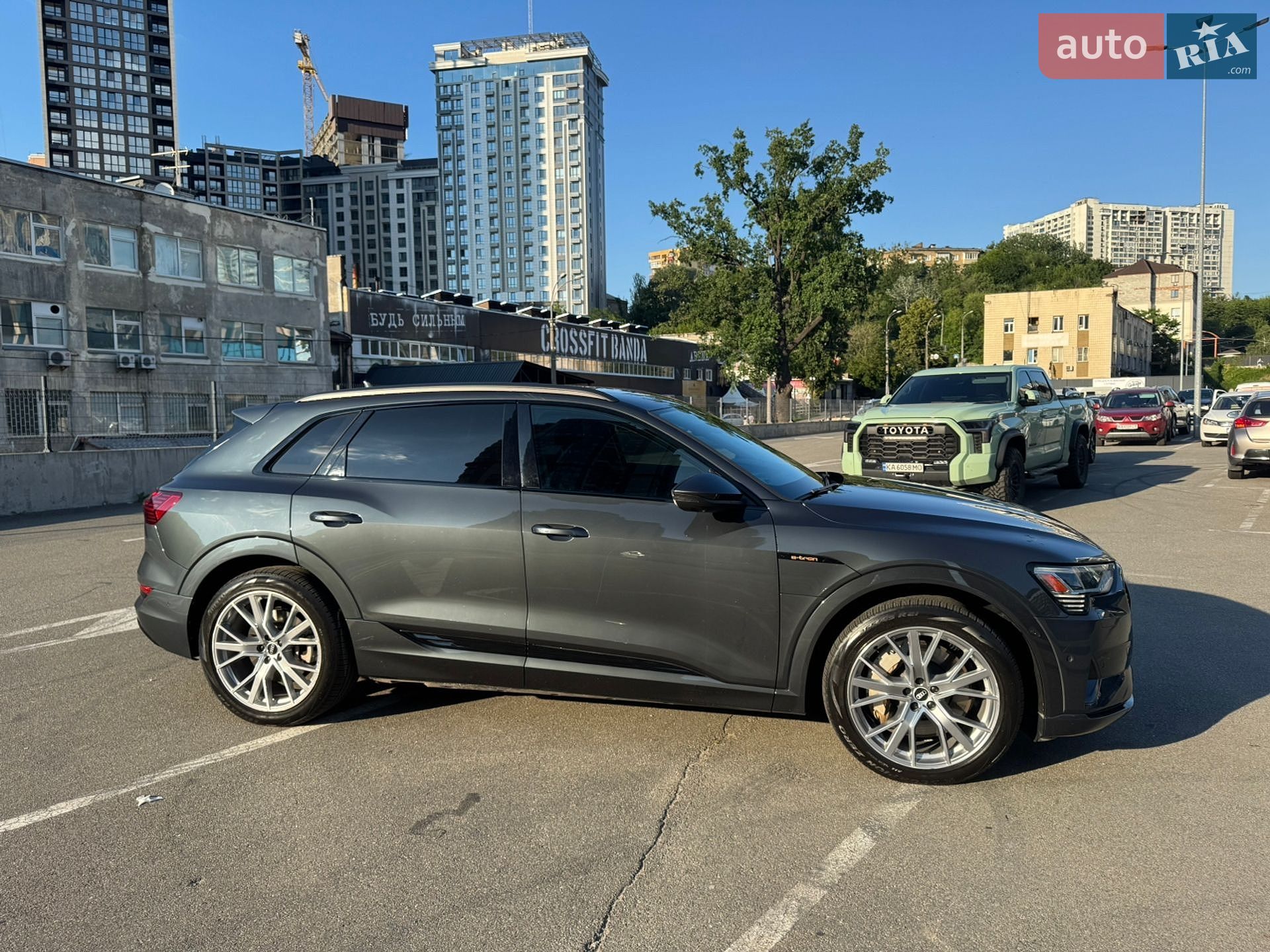 Audi e-tron 2020 VIN WA1VABGE1MB020908 фото оголошення 2 з 23