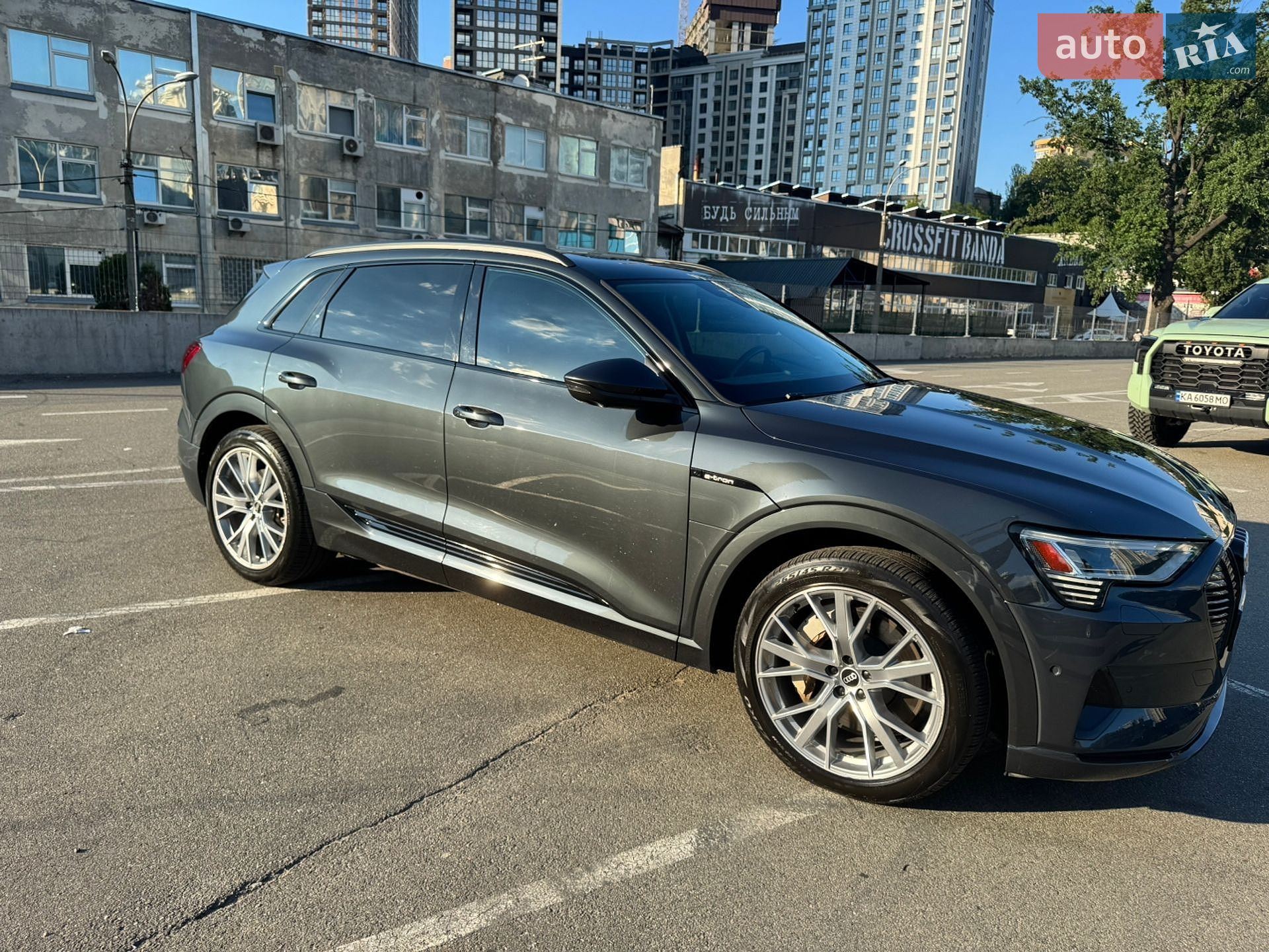Audi e-tron 2020 VIN WA1VABGE1MB020908 фото оголошення 3 з 23