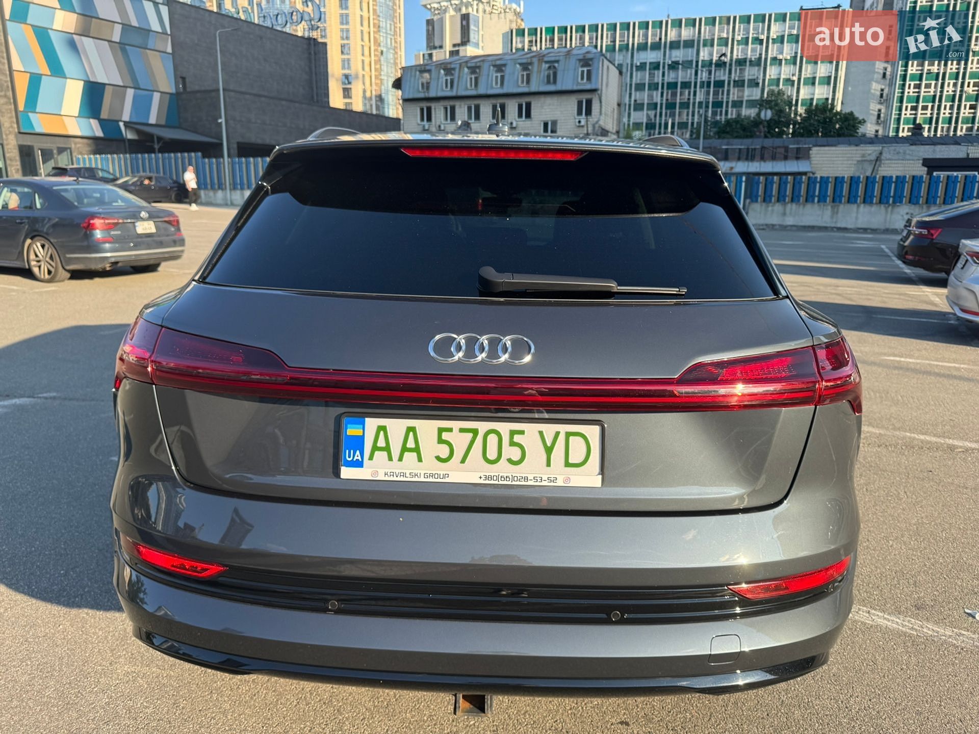 Audi e-tron 2020 VIN WA1VABGE1MB020908 фото оголошення 7 з 23