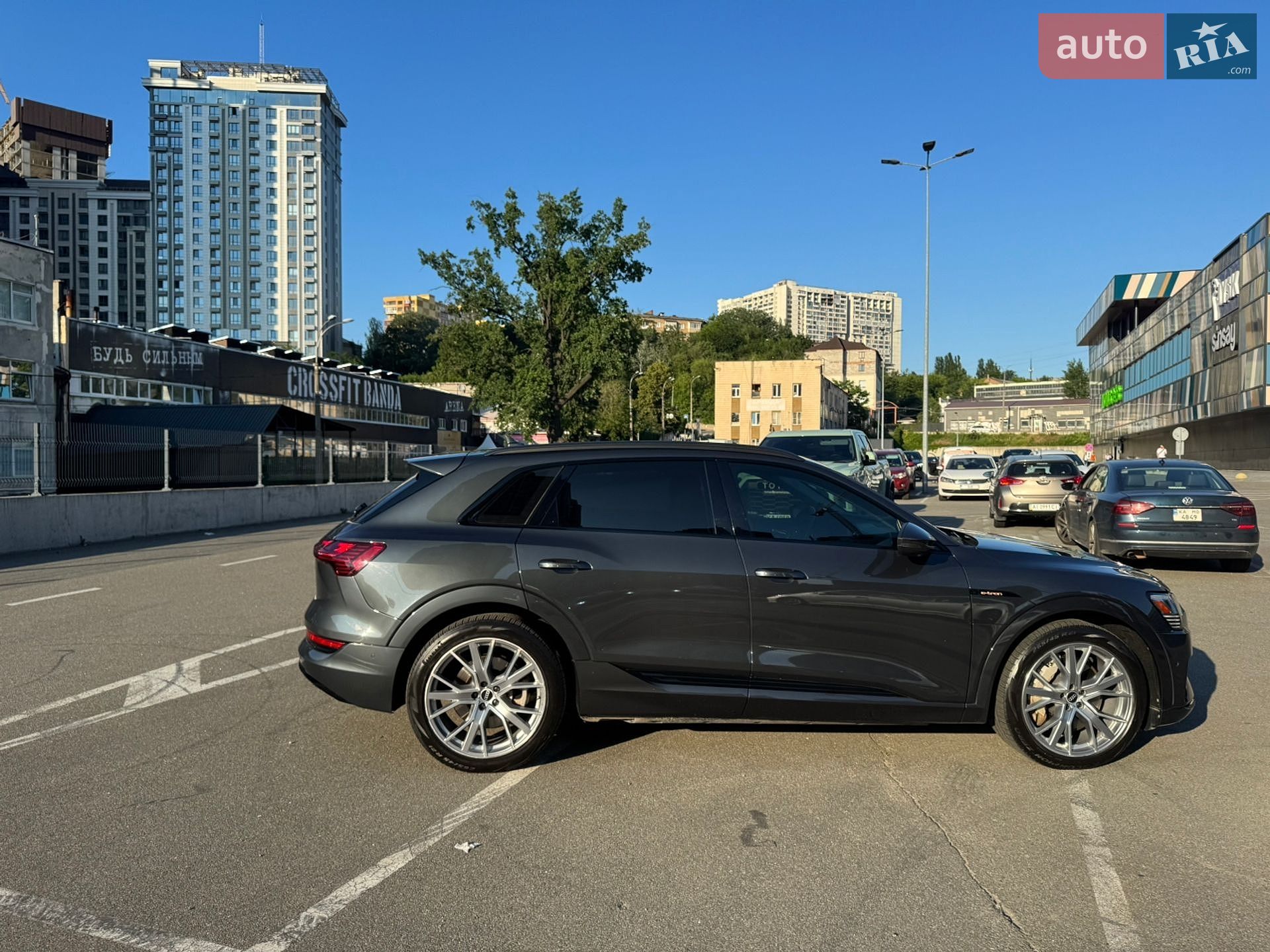 Audi e-tron 2020 VIN WA1VABGE1MB020908 фото оголошення 9 з 23