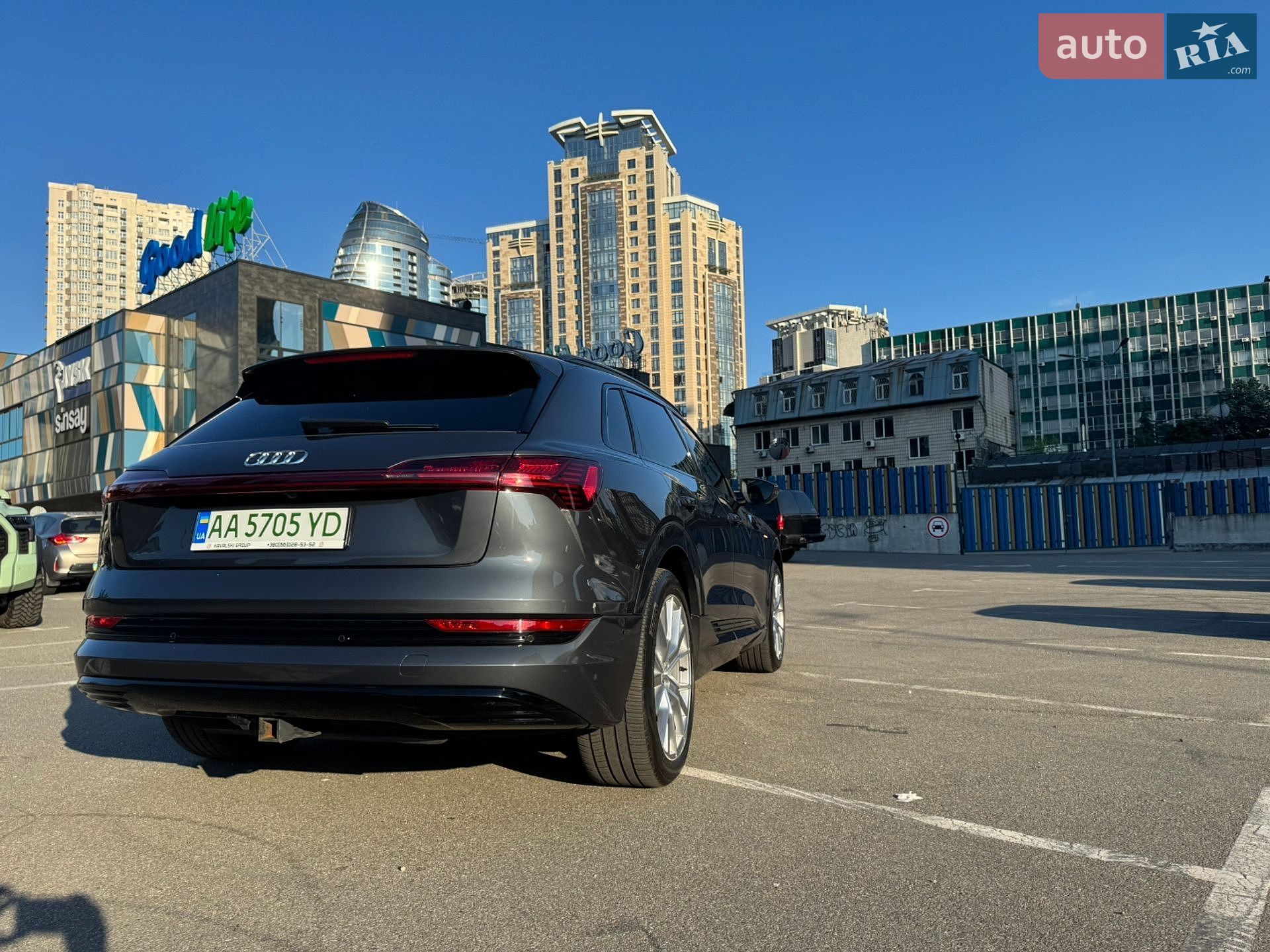 Audi e-tron 2020 VIN WA1VABGE1MB020908 фото оголошення 12 з 23