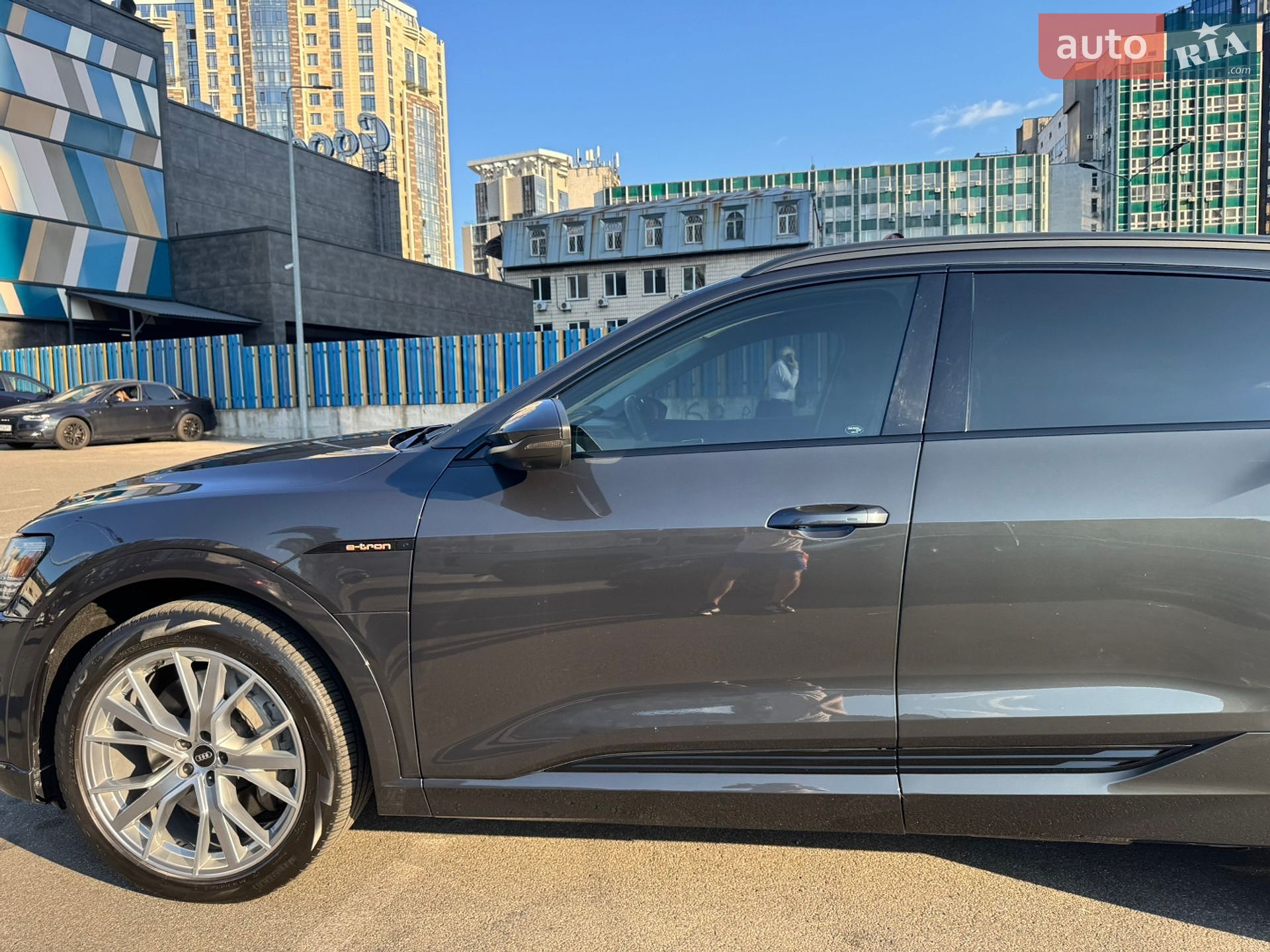 Audi e-tron 2020 VIN WA1VABGE1MB020908 фото оголошення 13 з 23