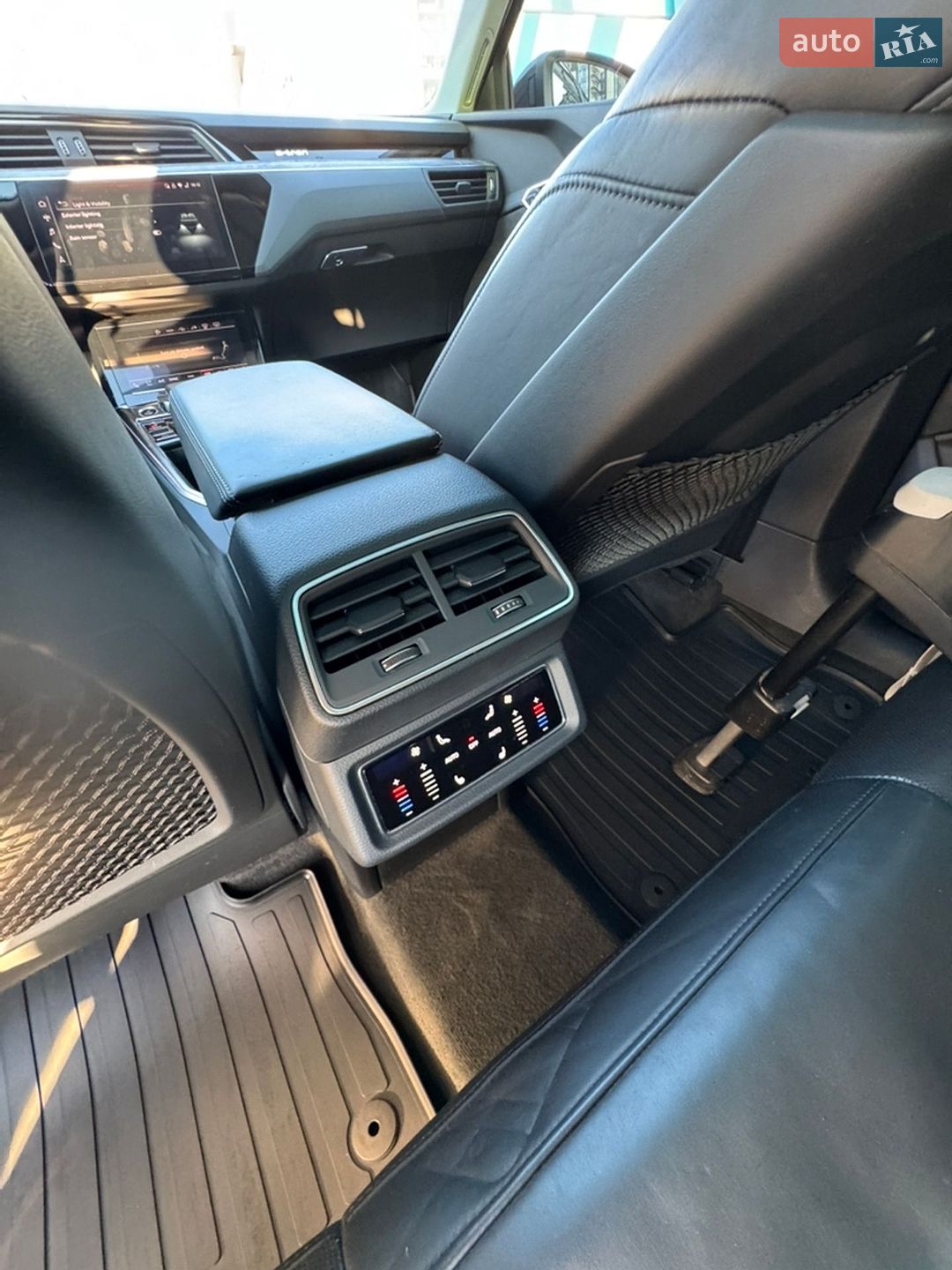 Audi e-tron 2020 VIN WA1VABGE1MB020908 фото оголошення 18 з 23