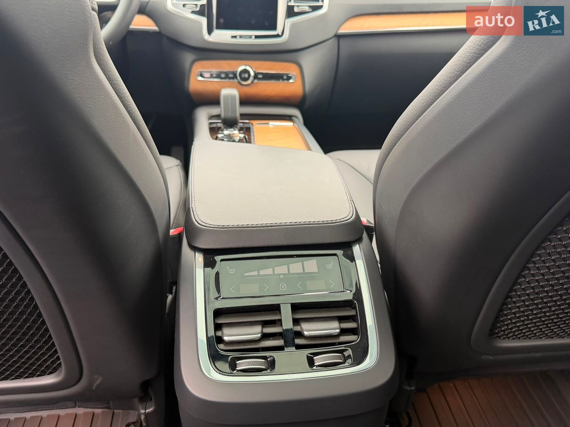 Volvo XC90 2023 VIN YV4062PE3R1190974 фото оголошення 12 з 14