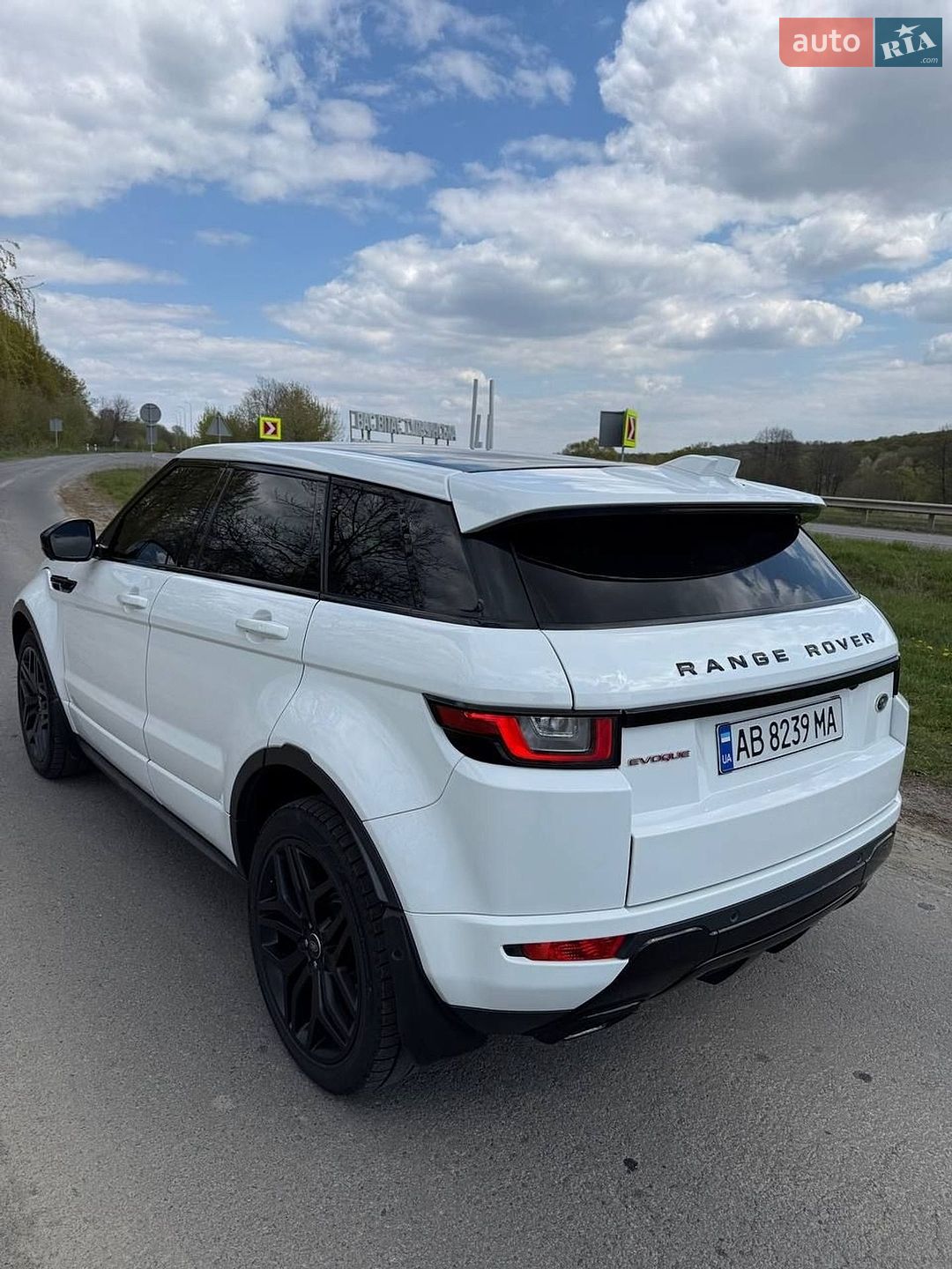 Land Rover Range Rover Evoque 2017 VIN SALVD2BG4HH217332 фото оголошення 4 з 18