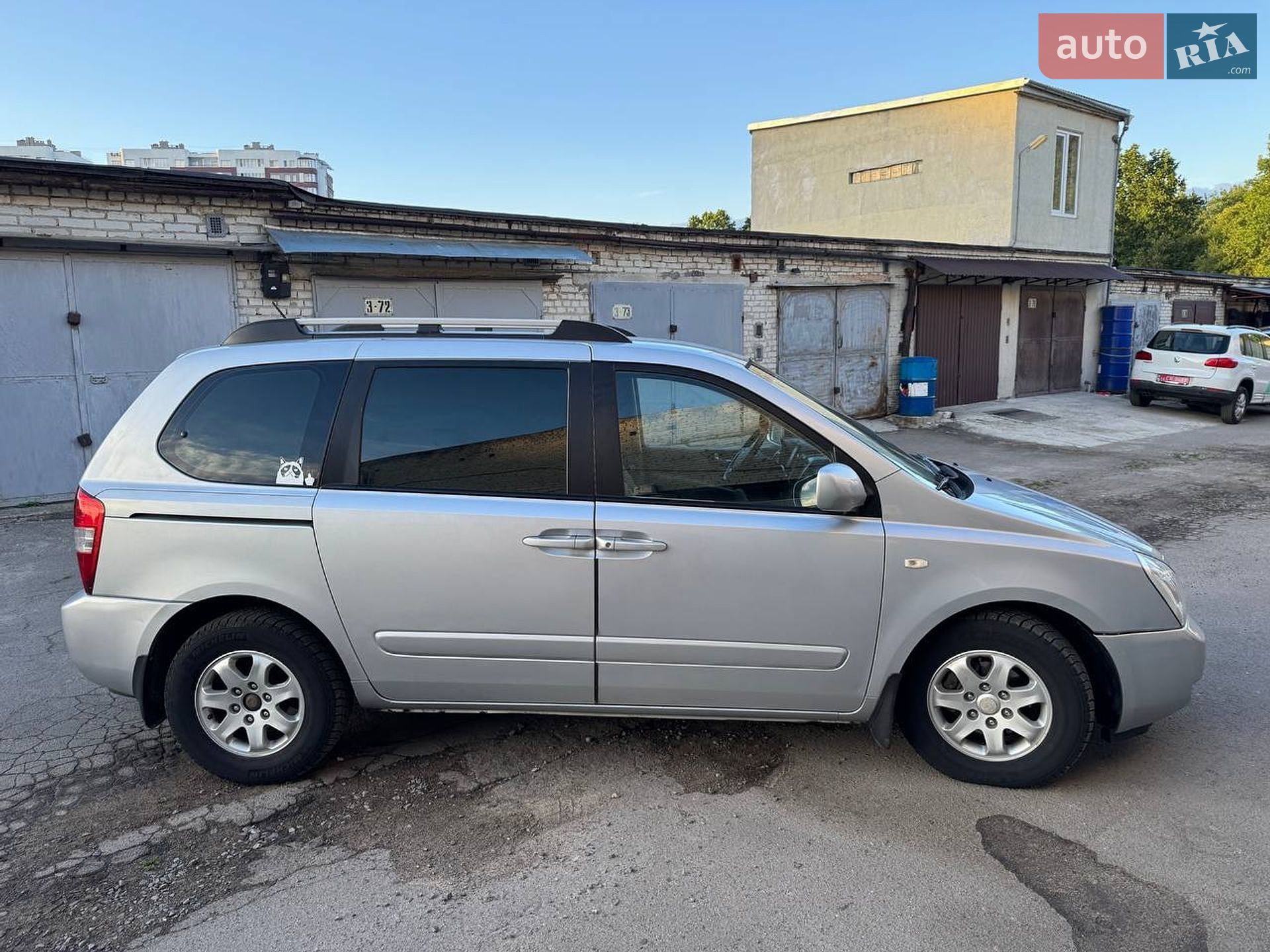 KIA Carnival 2008 VIN Y6LMB75228L000500 фото оголошення 3 з 29