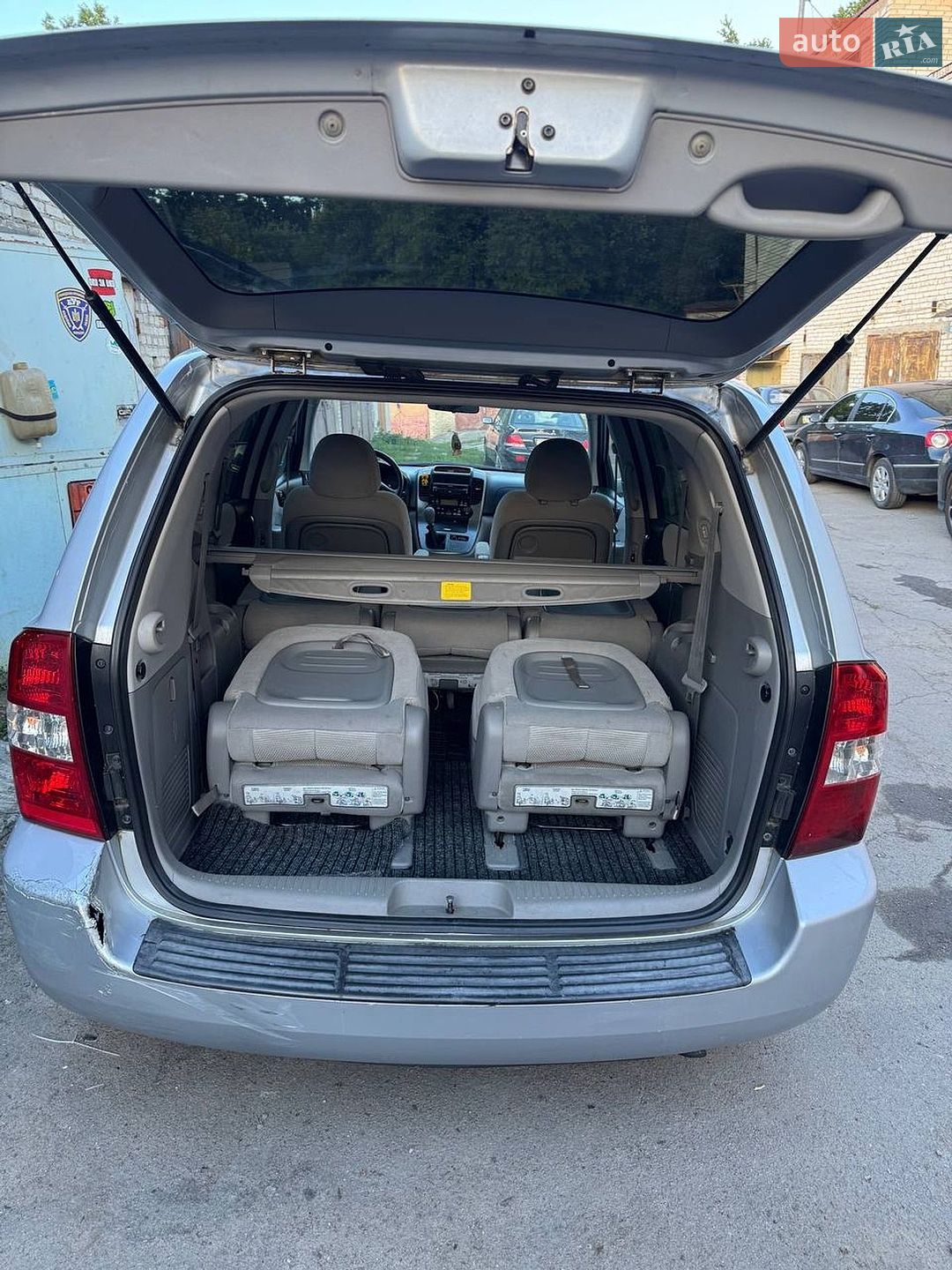 KIA Carnival 2008 VIN Y6LMB75228L000500 фото оголошення 12 з 29