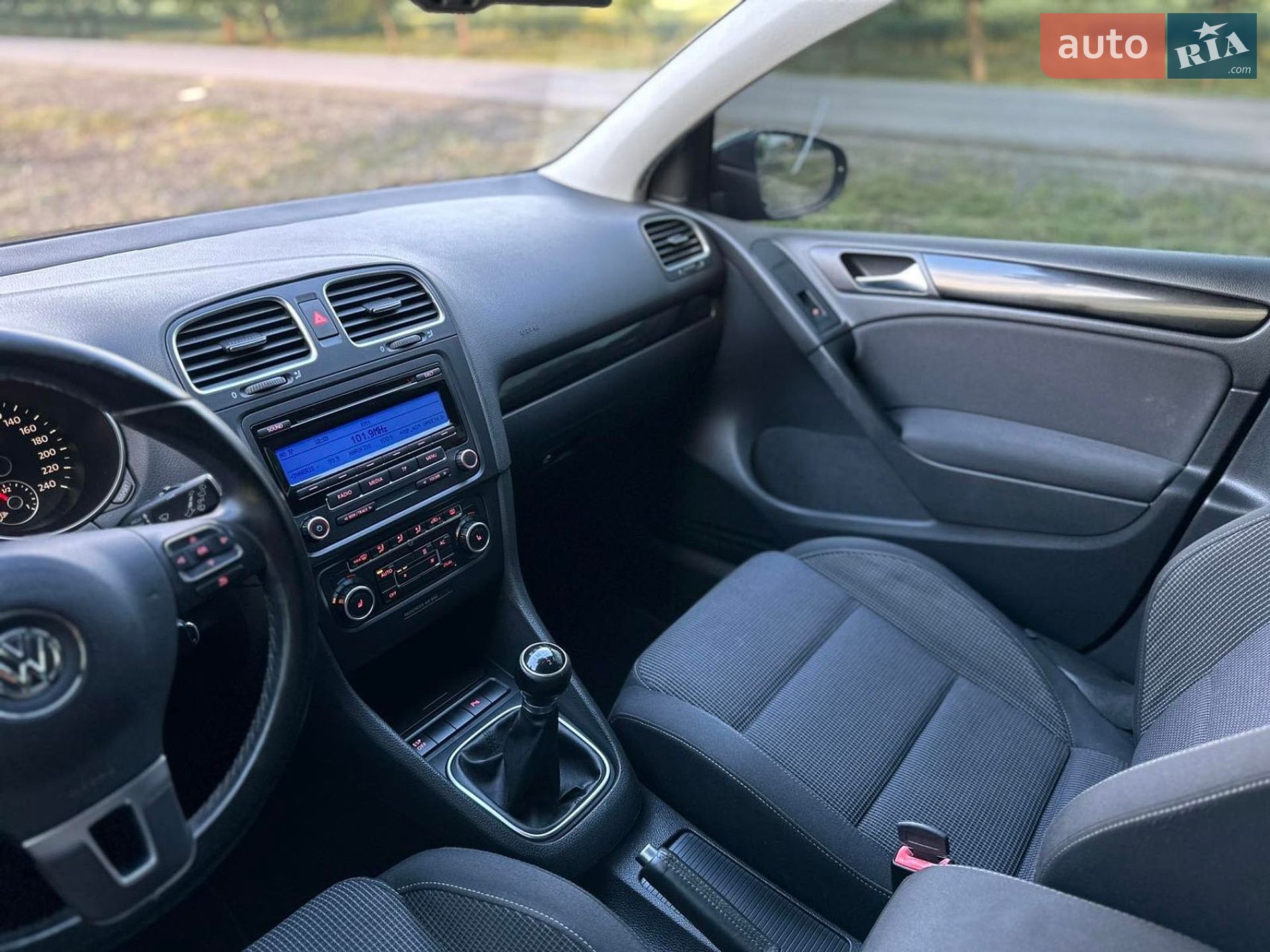 Volkswagen Golf 2010 VIN WVWZZZ1KZAP084603 фото оголошення 30 з 50