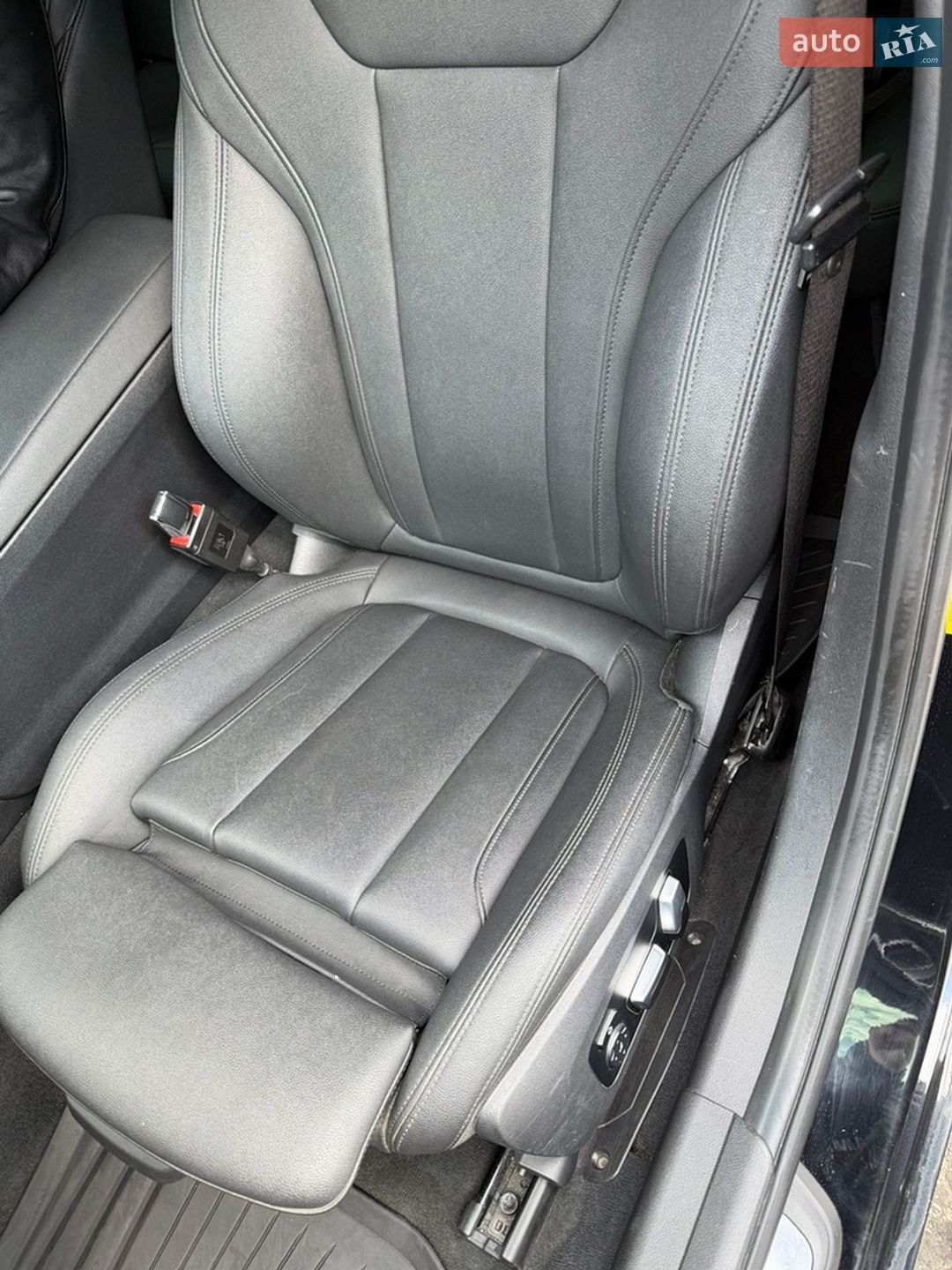 BMW 3 Series 2020 VIN 3MW5R1J07L8B36035 фото оголошення 21 з 37