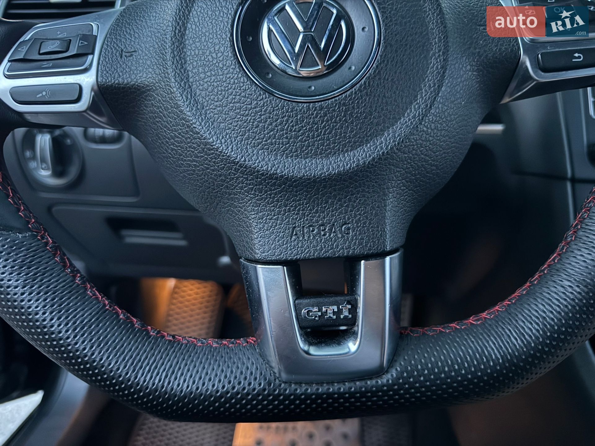 Volkswagen Golf GTI 2011 VIN WVWZZZ1KZBW169682 фото оголошення 25 з 36