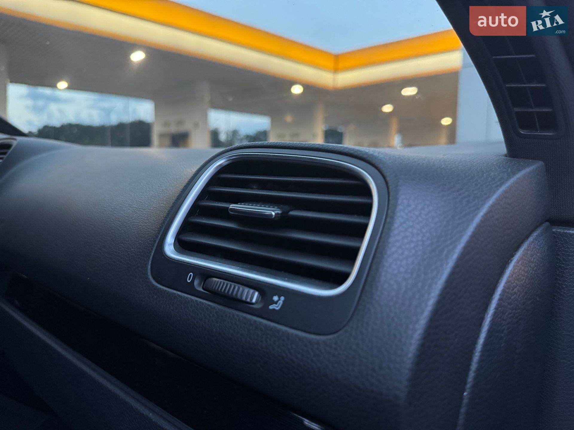 Volkswagen Golf GTI 2011 VIN WVWZZZ1KZBW169682 фото оголошення 28 з 36