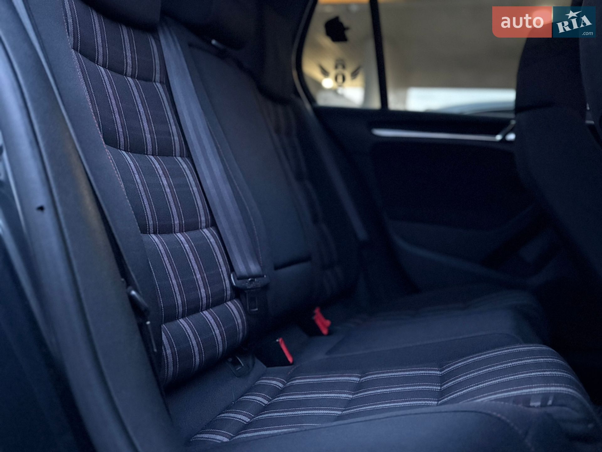 Volkswagen Golf GTI 2011 VIN WVWZZZ1KZBW169682 фото оголошення 31 з 36