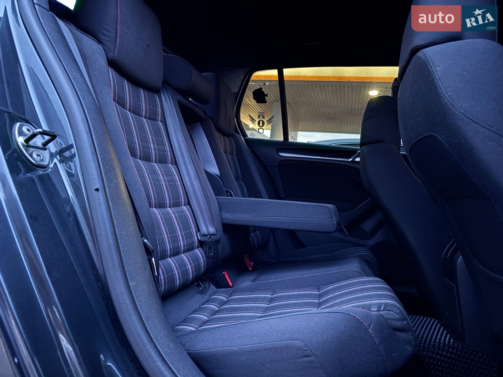 Volkswagen Golf GTI 2011 VIN WVWZZZ1KZBW169682 фото оголошення 32 з 36