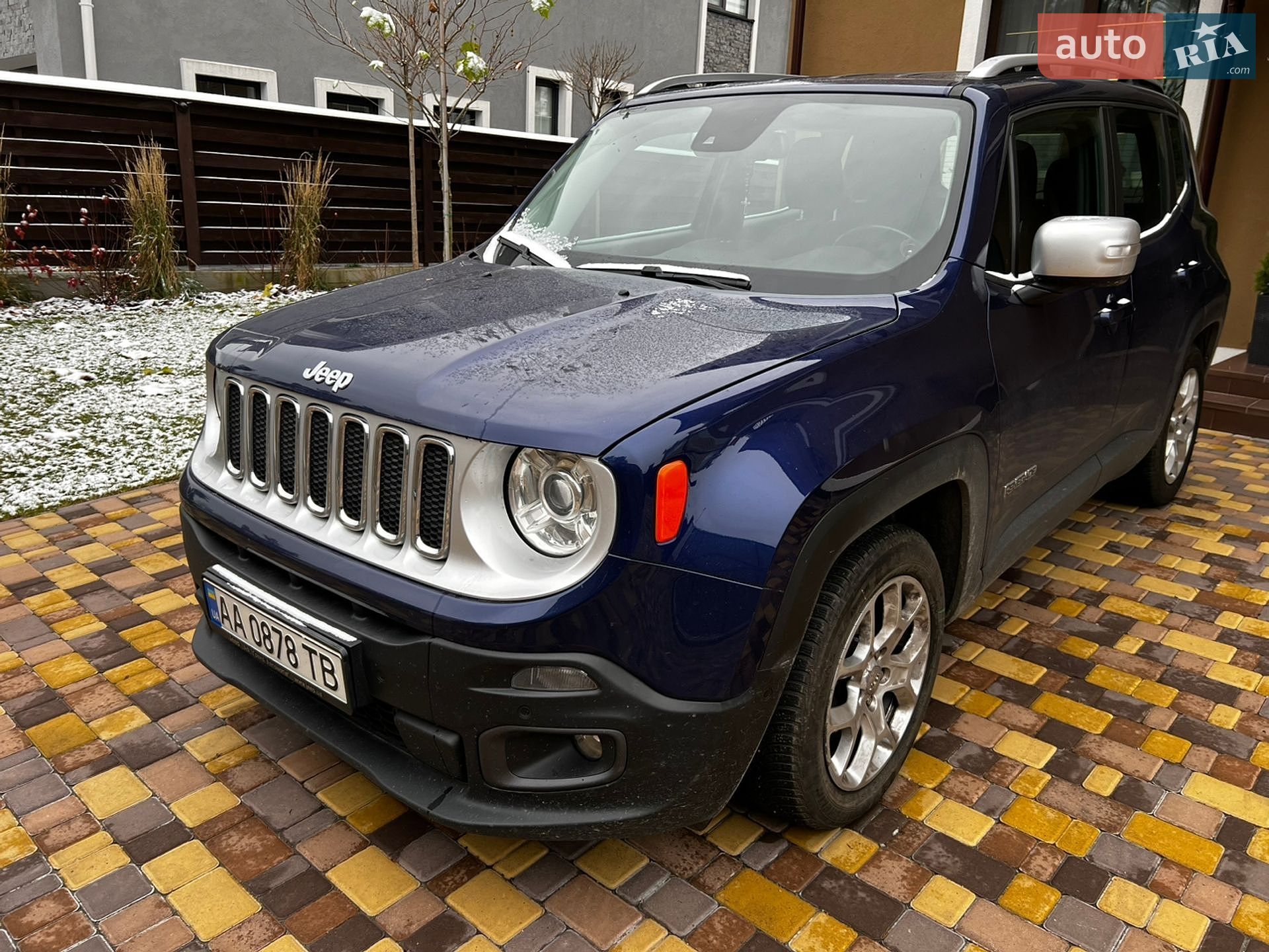 Jeep Renegade 2016 VIN 1C4BU0000HPE93666 фото оголошення 2 з 12