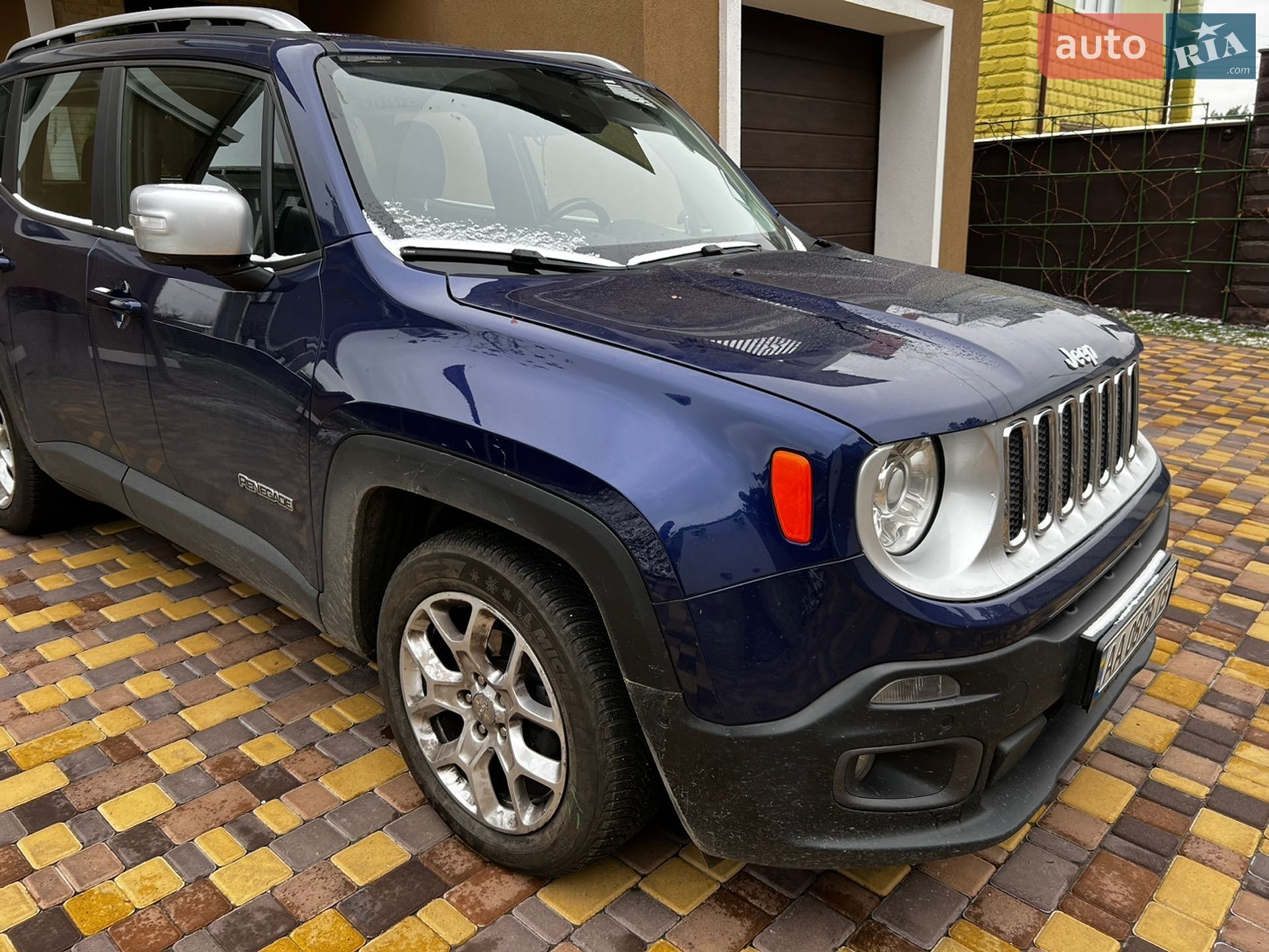 Jeep Renegade 2016 VIN 1C4BU0000HPE93666 фото оголошення 3 з 12