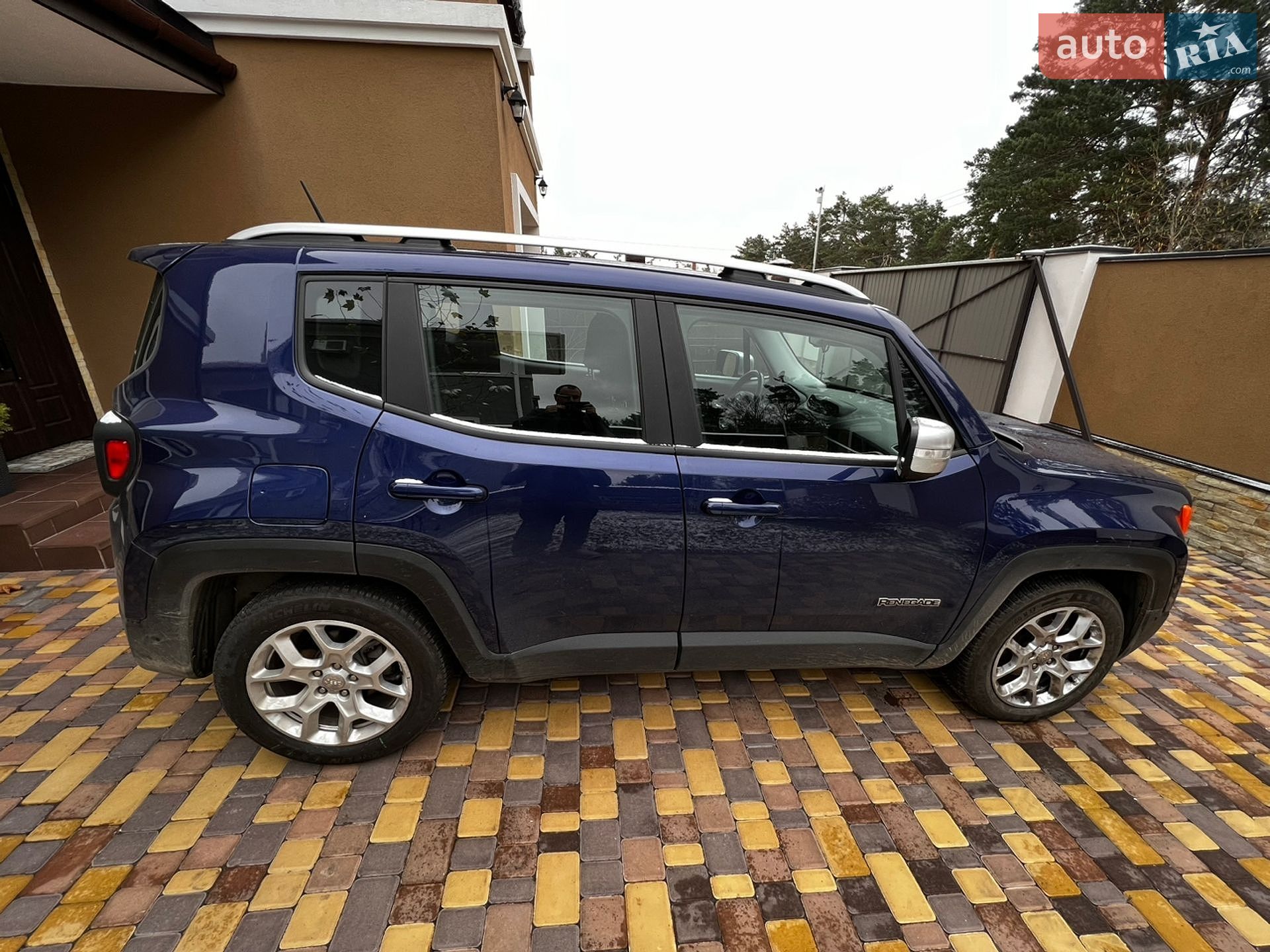 Jeep Renegade 2016 VIN 1C4BU0000HPE93666 фото оголошення 4 з 12