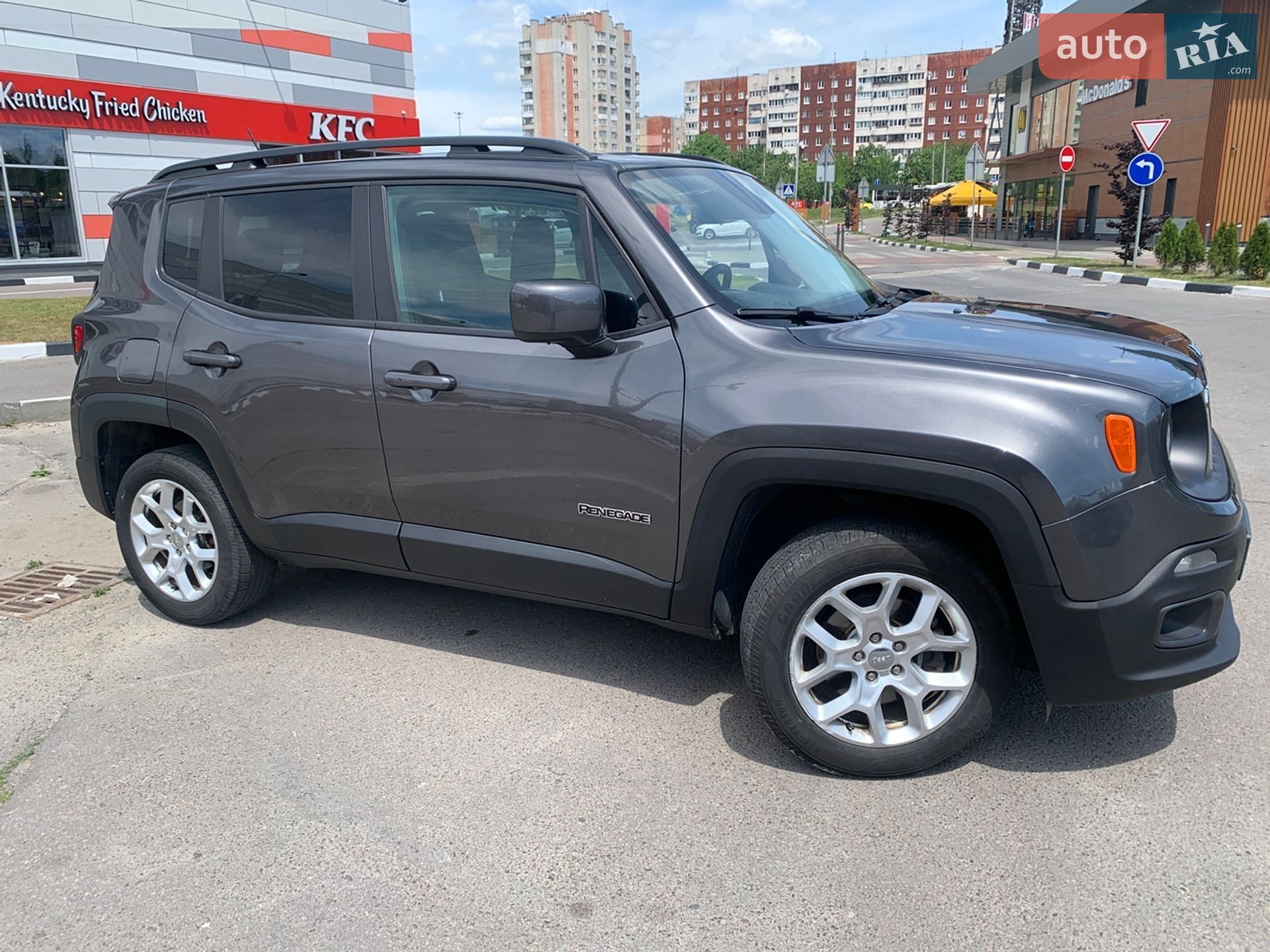 Jeep Renegade 2017 VIN ZACCJBBB8HPG59597 фото оголошення 38 з 58