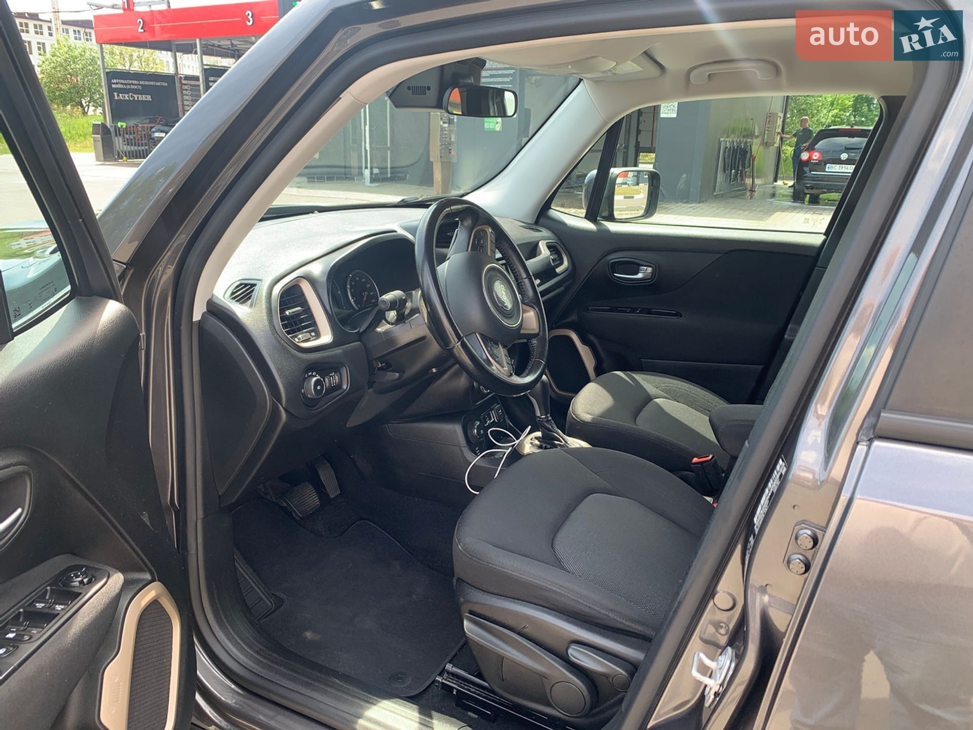 Jeep Renegade 2017 VIN ZACCJBBB8HPG59597 фото оголошення 41 з 58