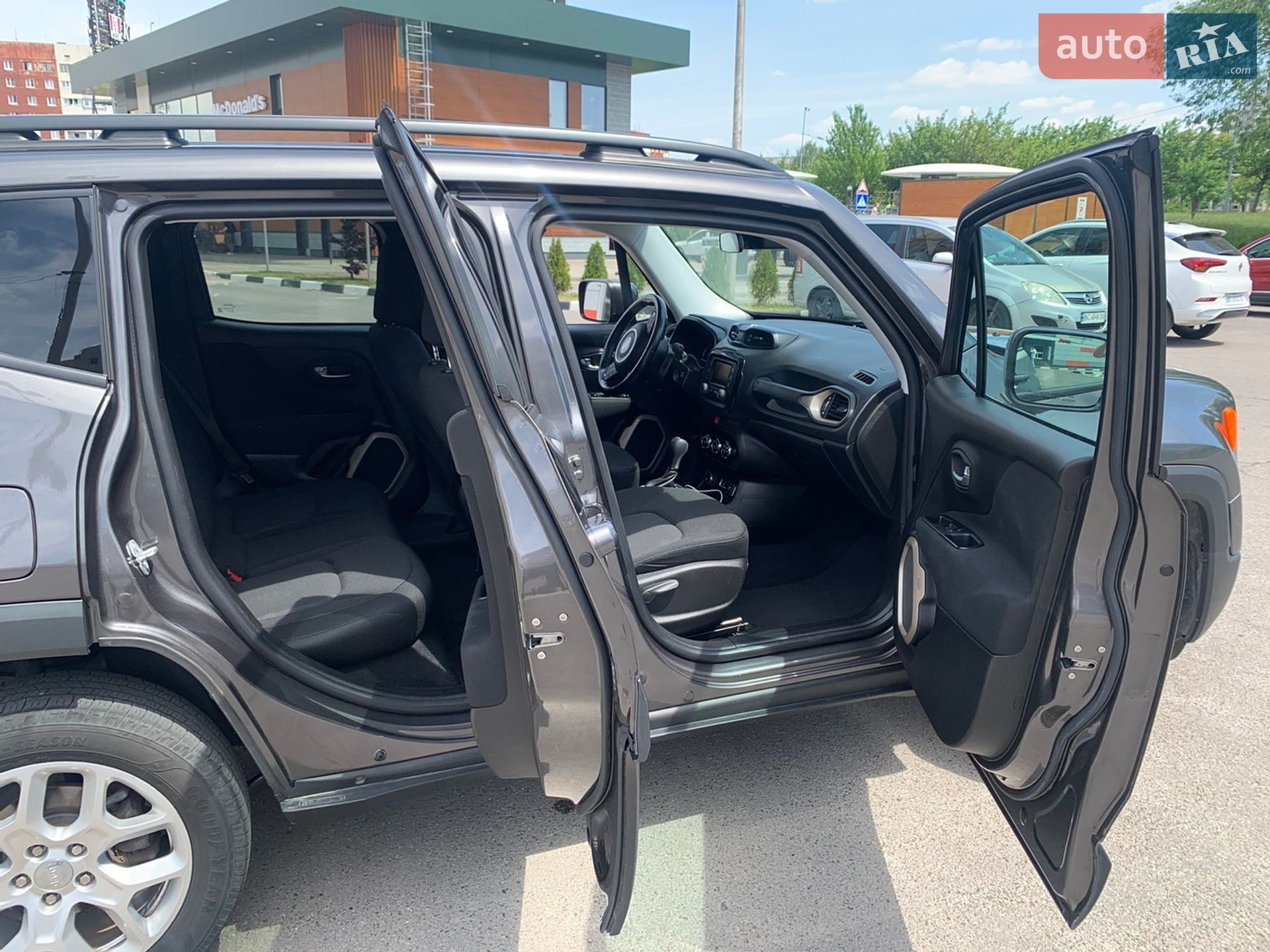 Jeep Renegade 2017 VIN ZACCJBBB8HPG59597 фото оголошення 47 з 58