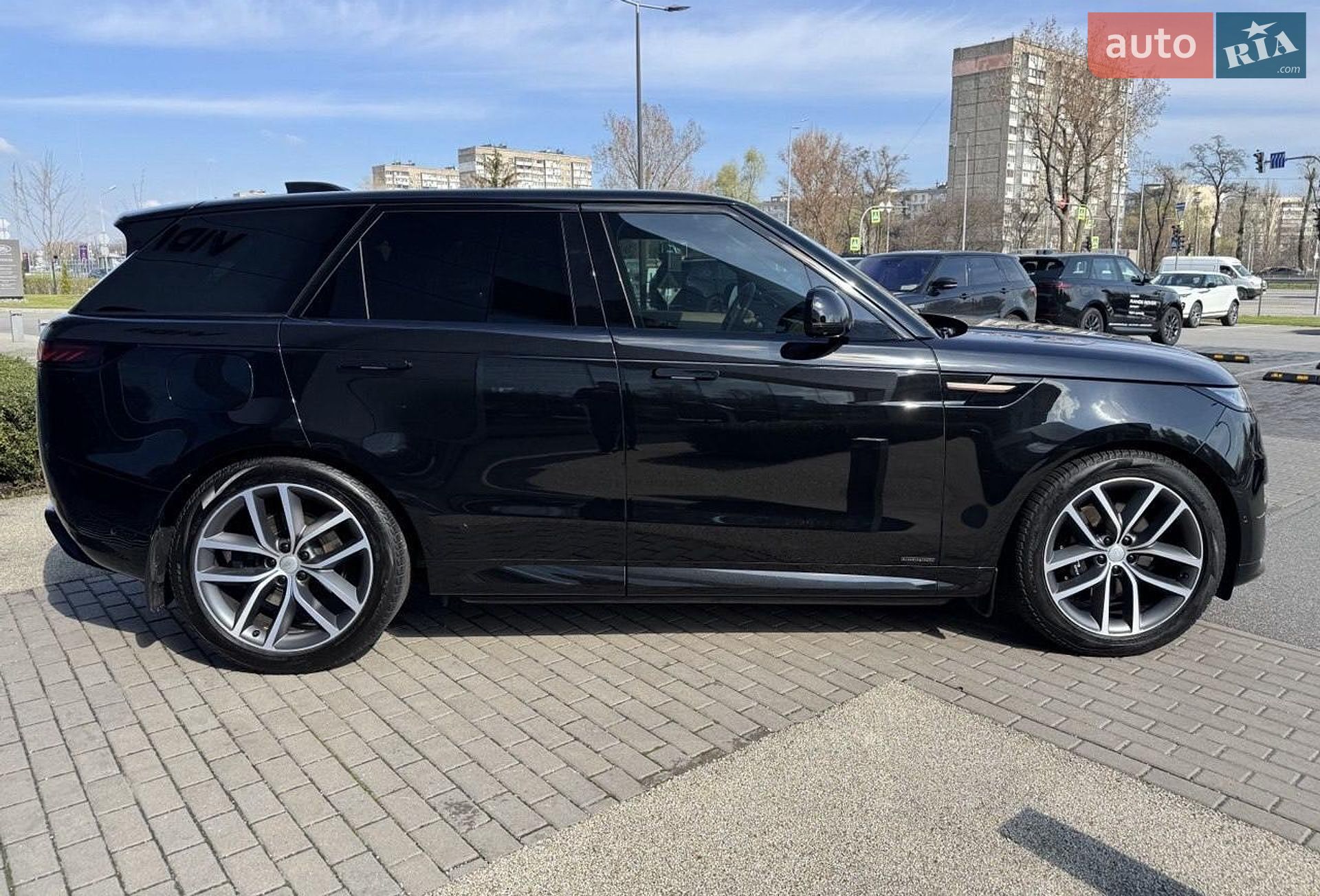 Land Rover Range Rover Sport 2024 VIN SAL1A2BW2RA181715 фото оголошення 4 з 8