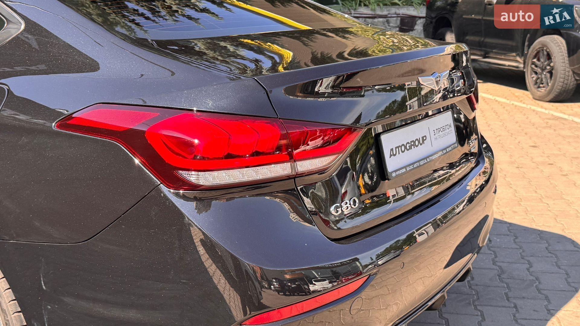 Genesis G80 2017 VIN KMHGN4JB4JU249544 фото оголошення 10 з 36