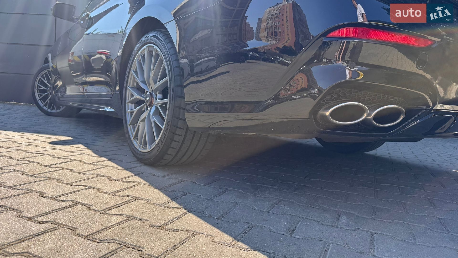 Genesis G80 2017 VIN KMHGN4JB4JU249544 фото оголошення 9 з 36