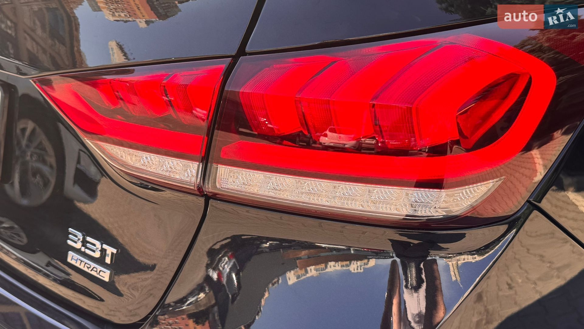 Genesis G80 2017 VIN KMHGN4JB4JU249544 фото оголошення 12 з 36