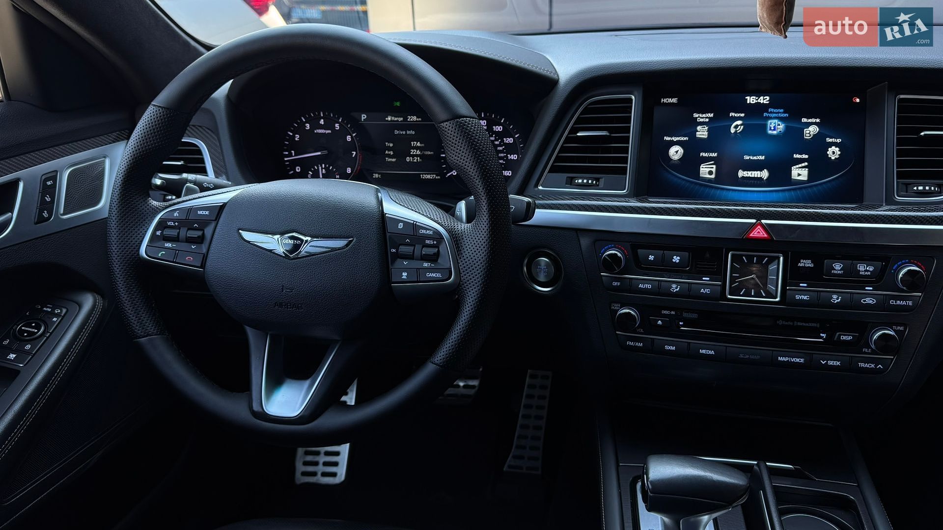 Genesis G80 2017 VIN KMHGN4JB4JU249544 фото оголошення 25 з 36