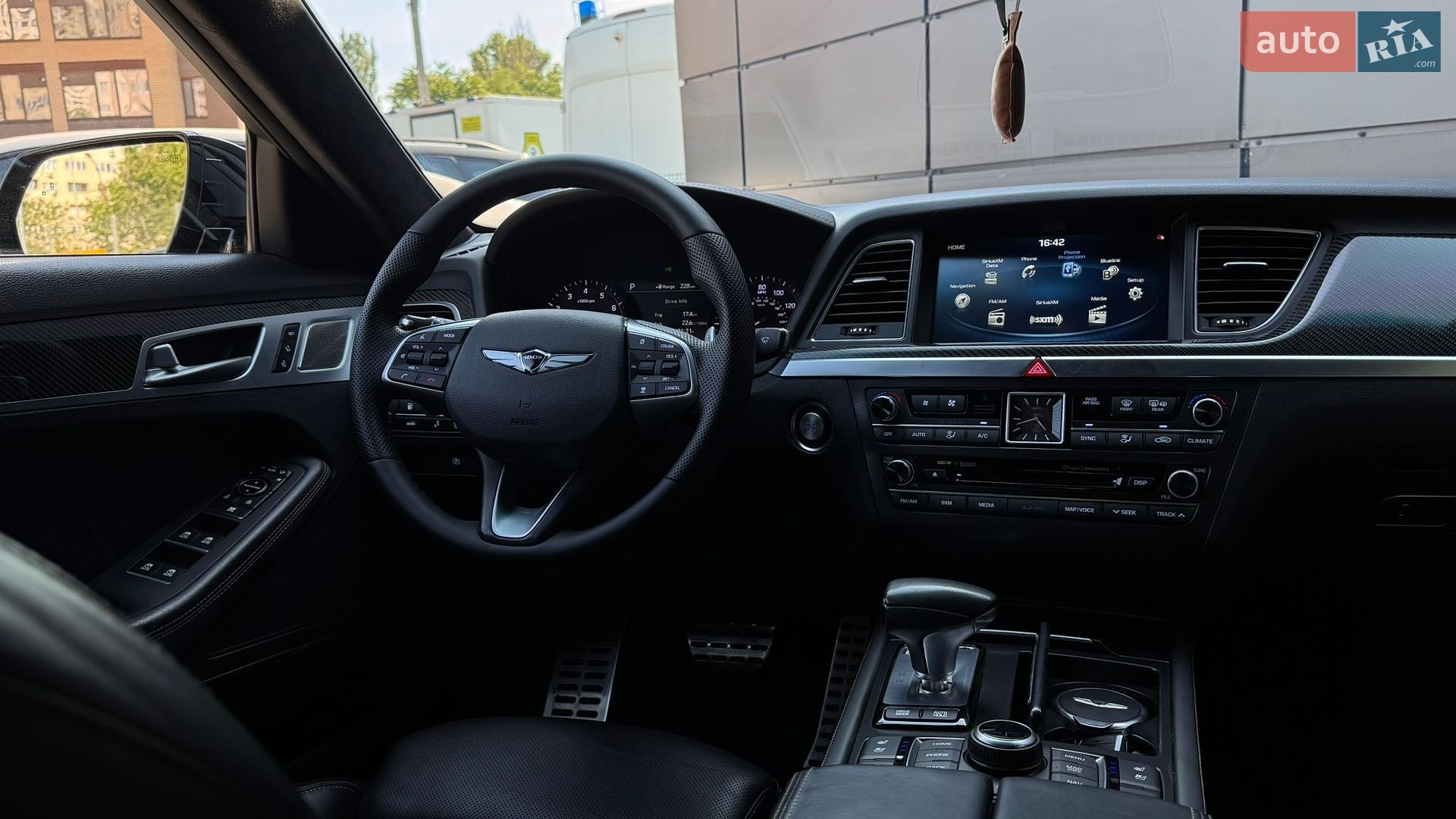 Genesis G80 2017 VIN KMHGN4JB4JU249544 фото оголошення 26 з 36